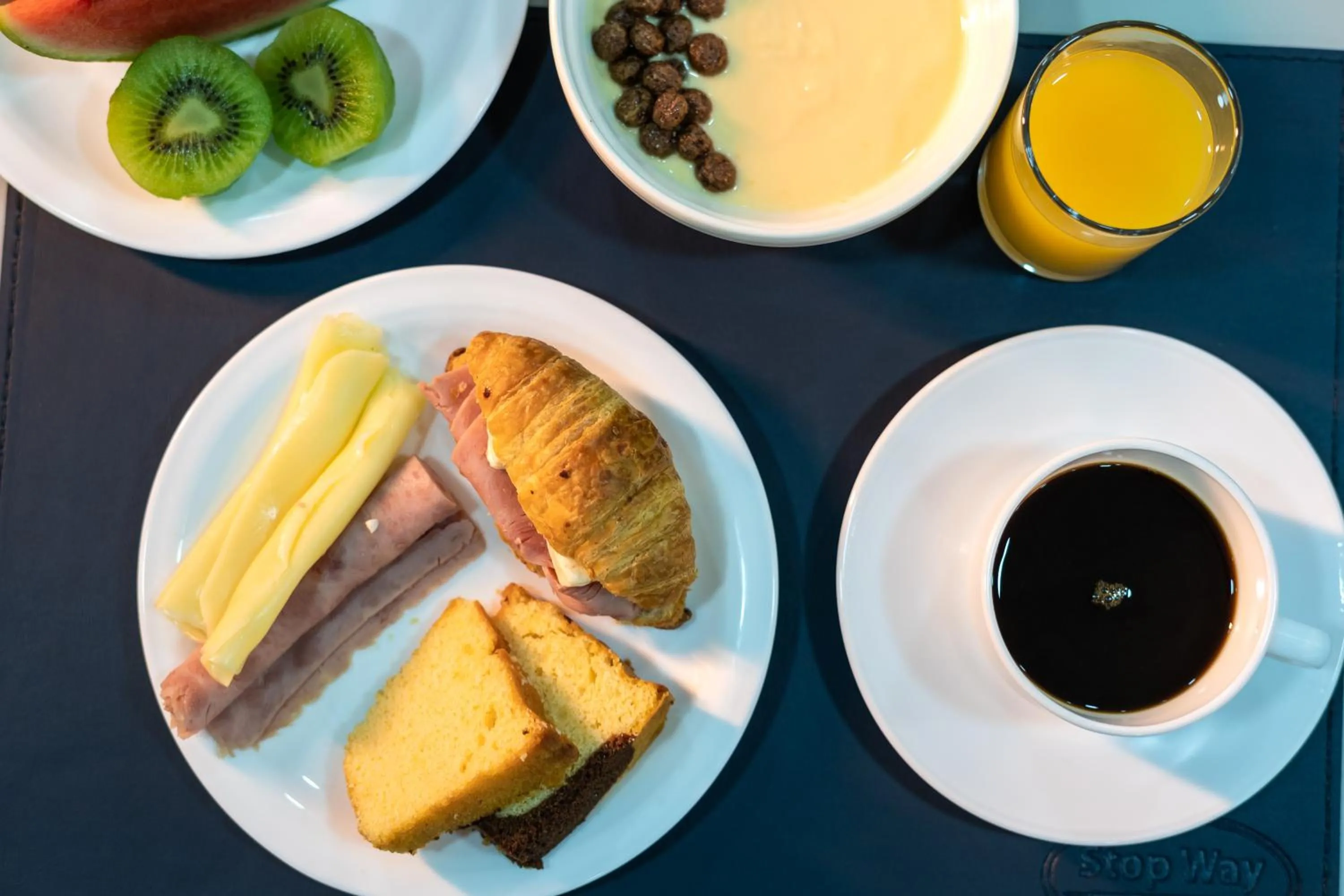 Food and drinks in Stop Way Hotel Fortaleza