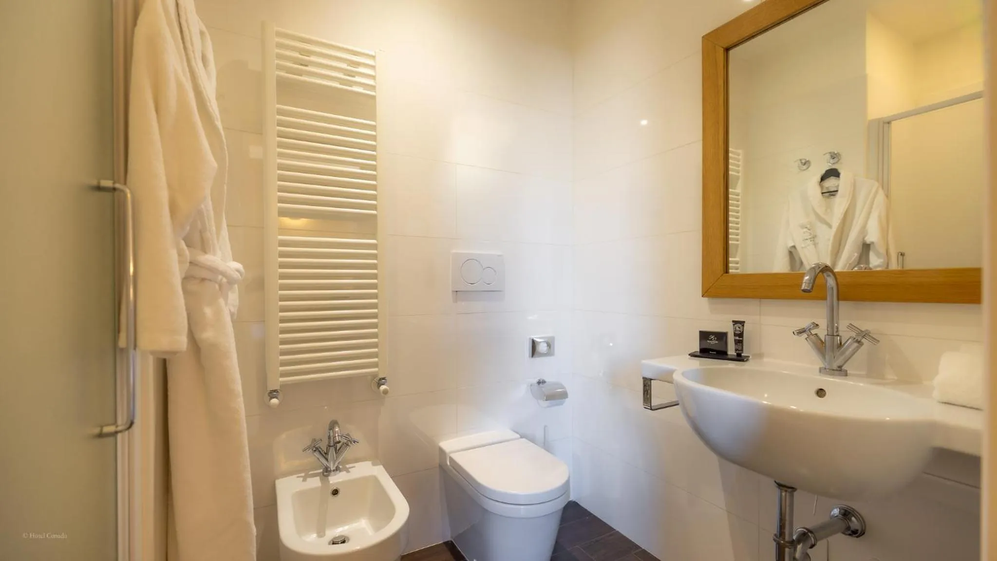 Bathroom in Hotel Canada