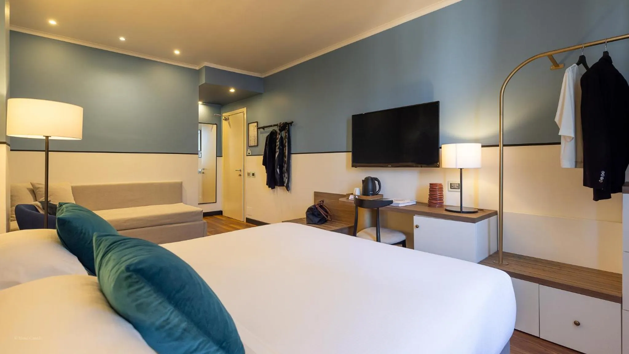 Bedroom, Bed in Hotel Canada