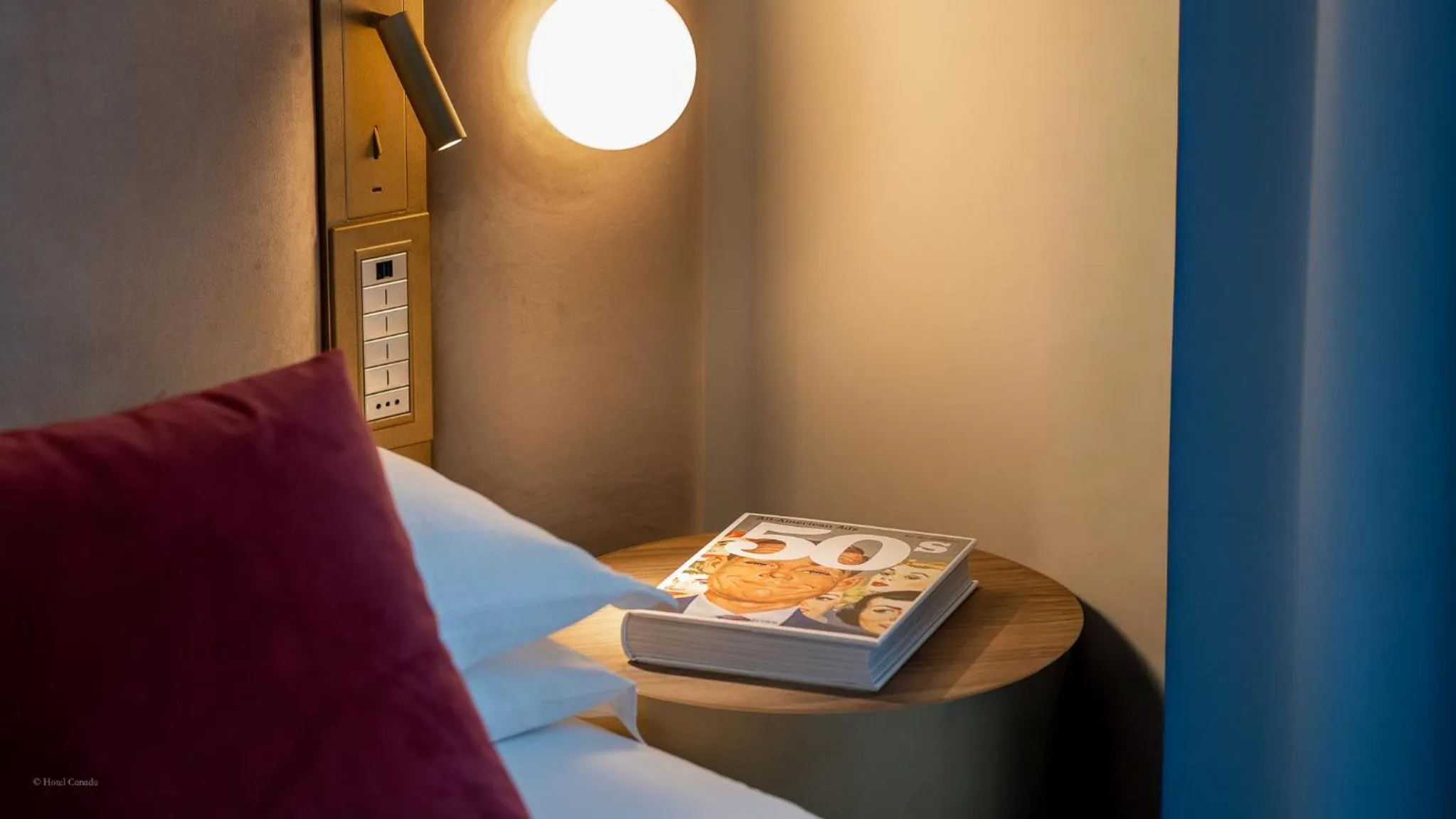 Bedroom, Bed in Hotel Canada