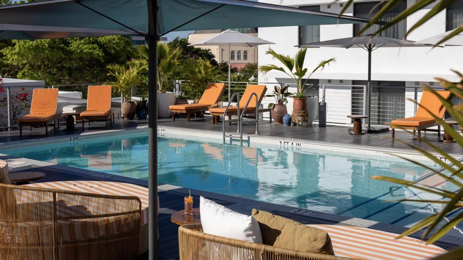 Swimming pool in Uma House by Yurbban South Beach