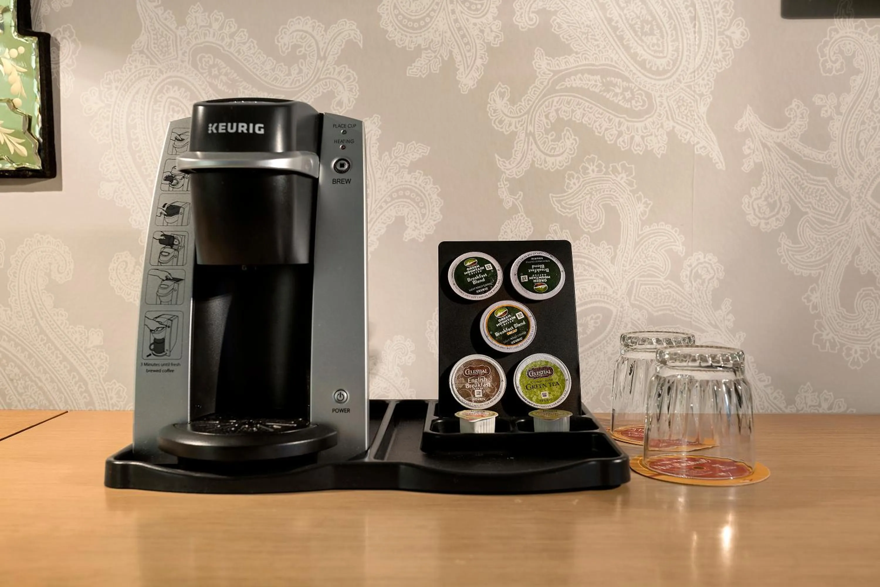 Coffee/tea facilities in Uma House by Yurbban South Beach