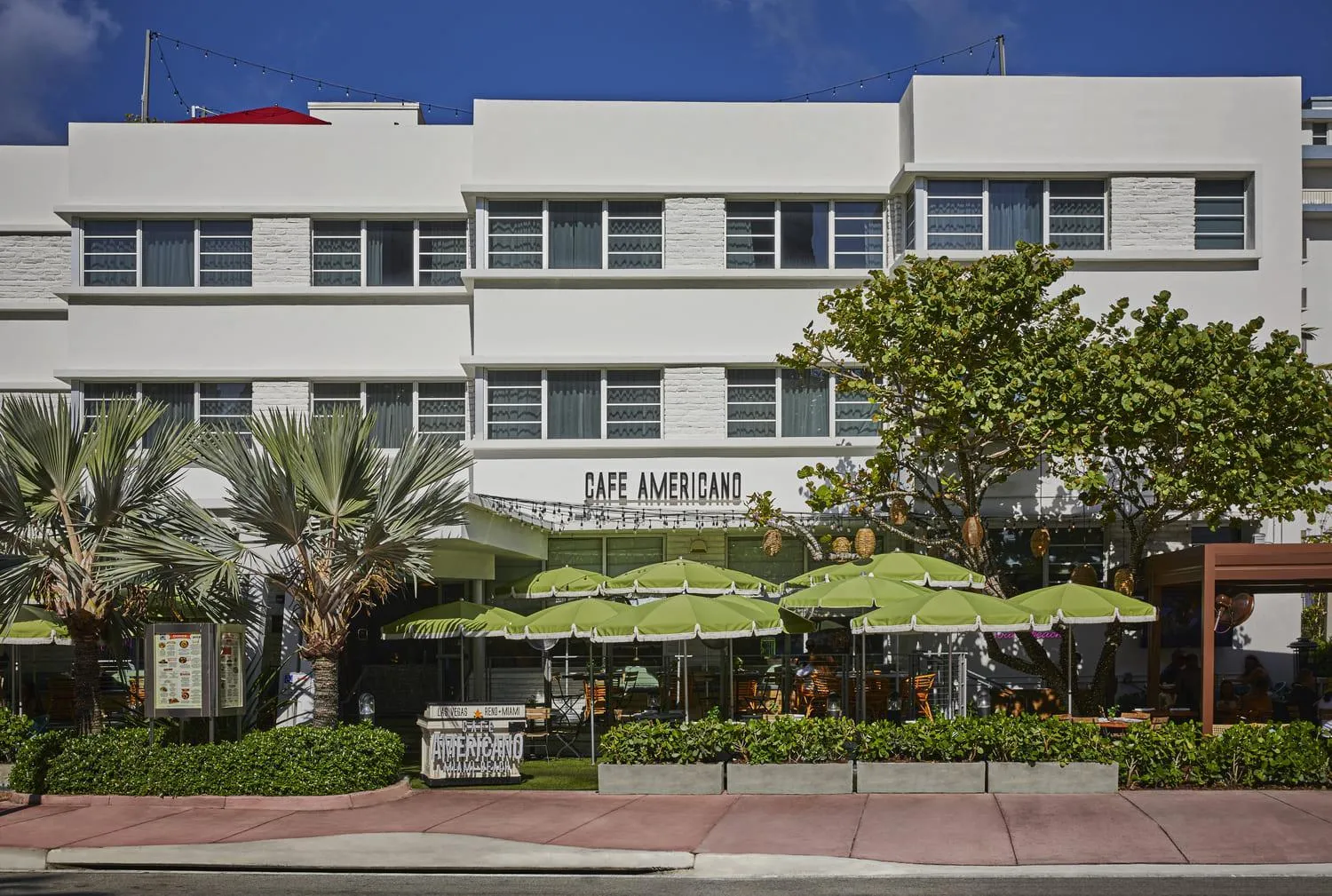 Property building in Uma House by Yurbban South Beach