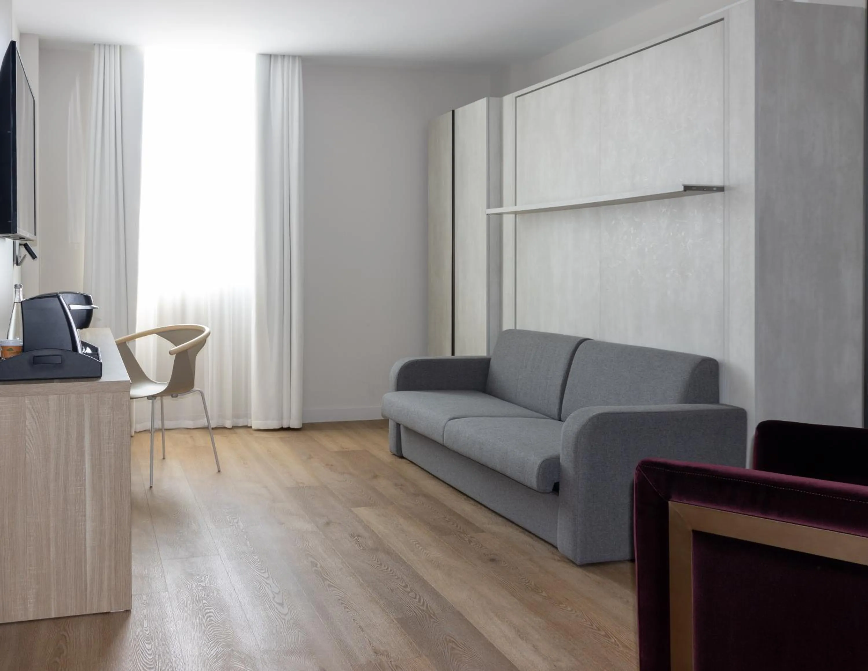 Living room in Uma House by Yurbban South Beach