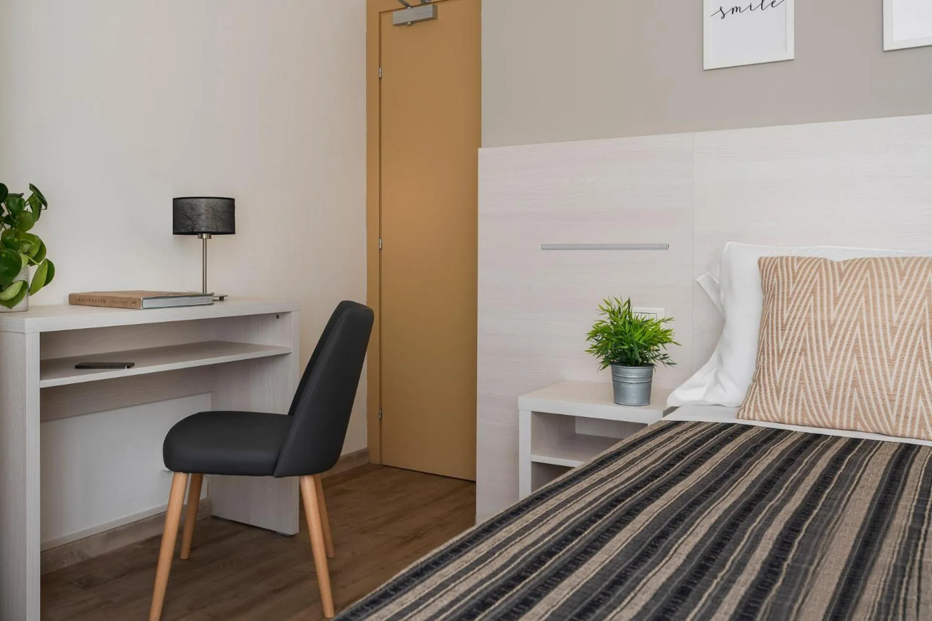 Bedroom, Bed in Club Hotel