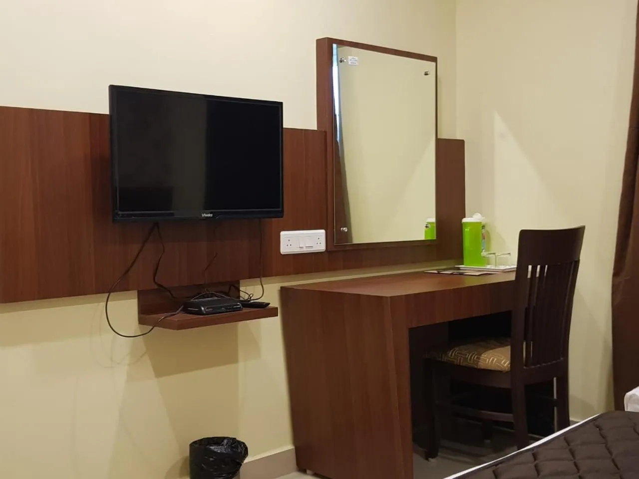 TV and multimedia in Hotel ParkwayInn