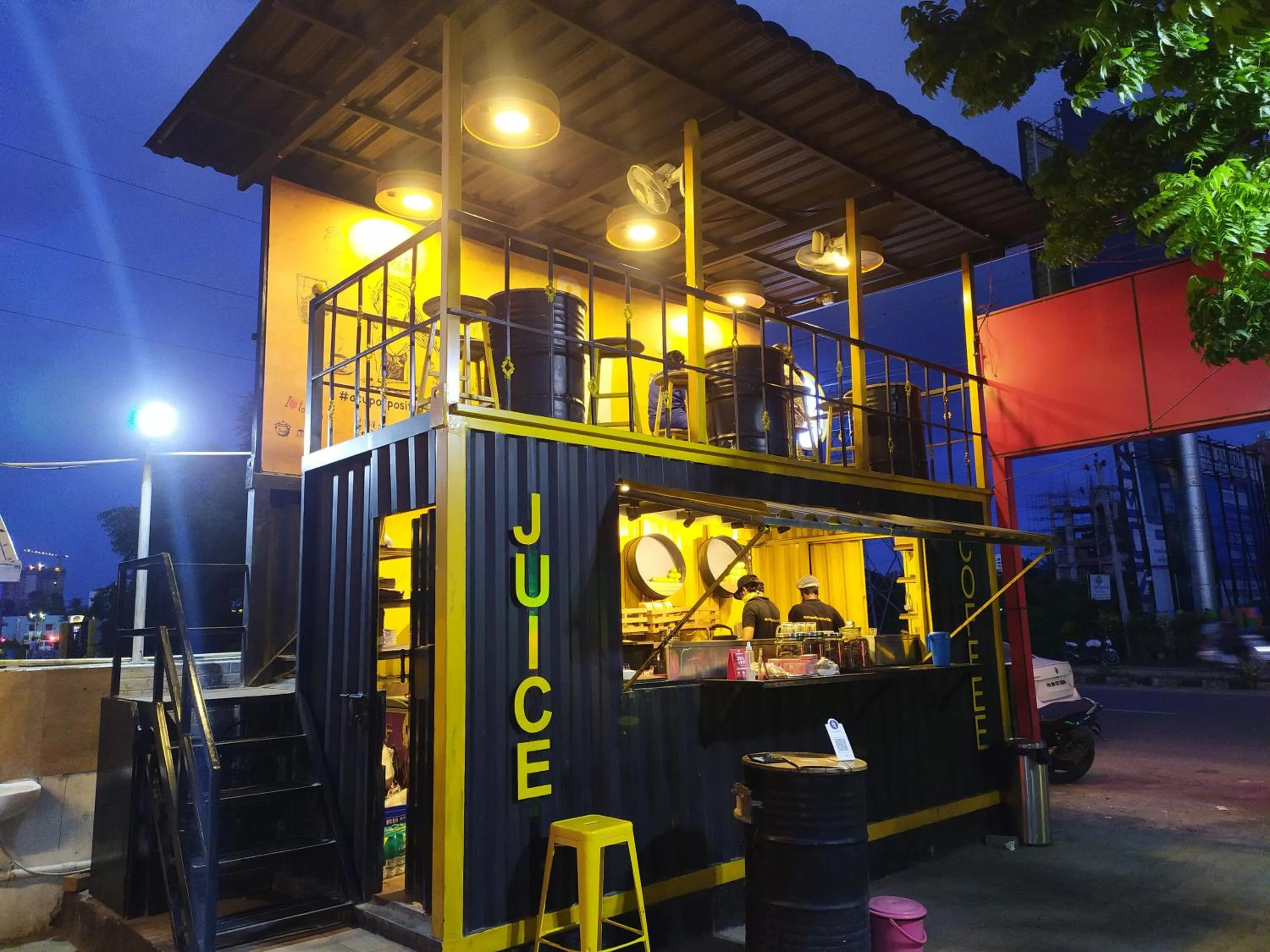 Restaurant/places to eat in Hotel ParkwayInn