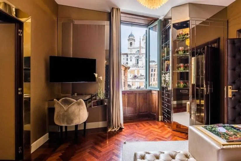 TV and multimedia in The Inn at the Spanish Steps Luxury Collection - The Inn at the Spanish Steps