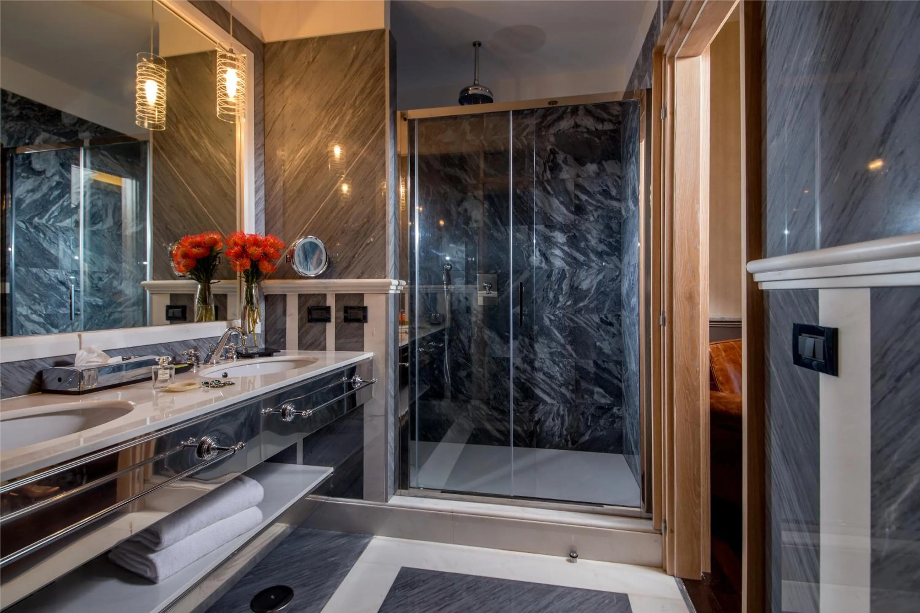 Shower in The Inn at the Spanish Steps Luxury Collection - The Inn at the Spanish Steps