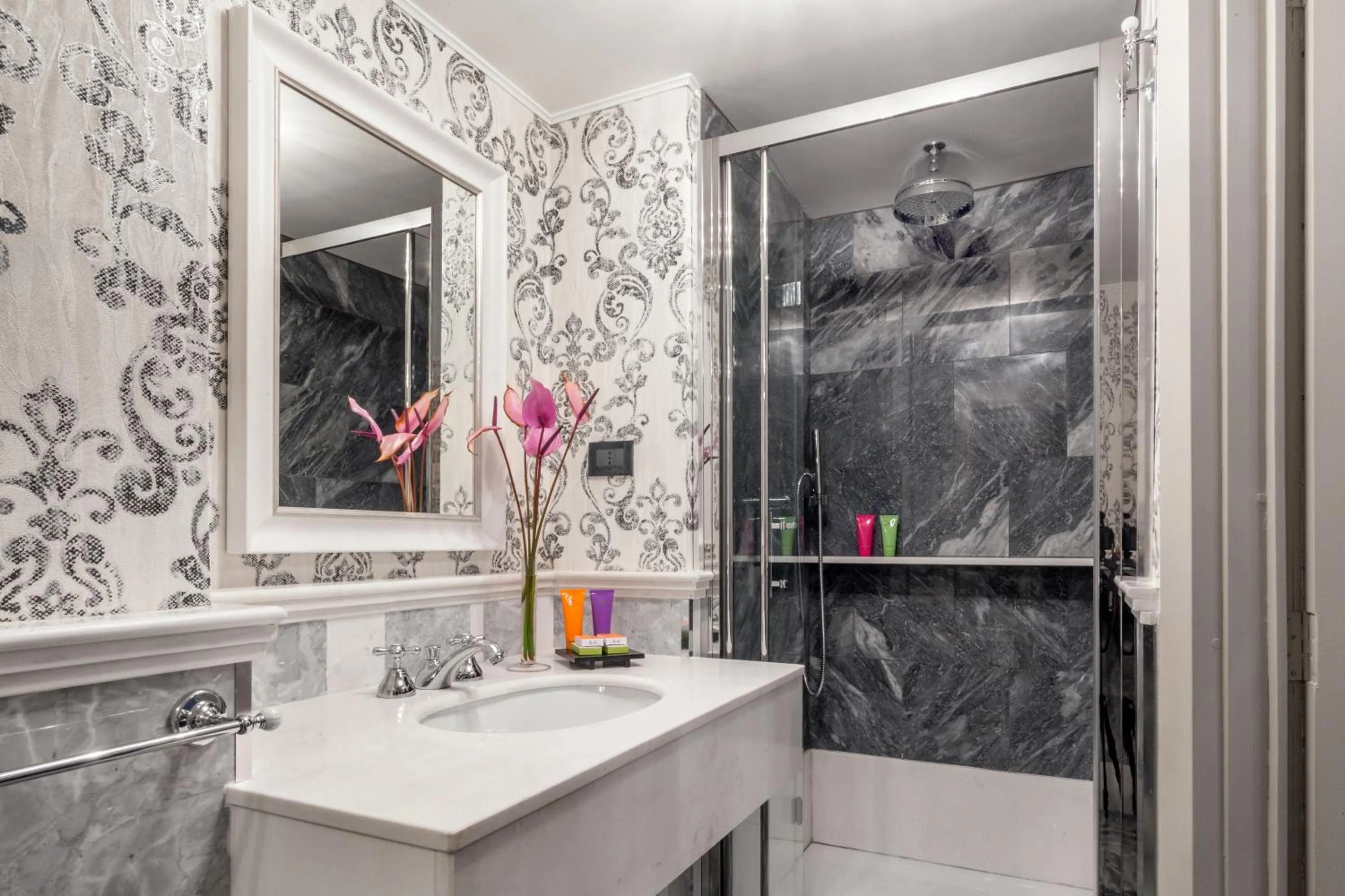 Shower in The Inn at the Spanish Steps Luxury Collection - The Inn at the Spanish Steps