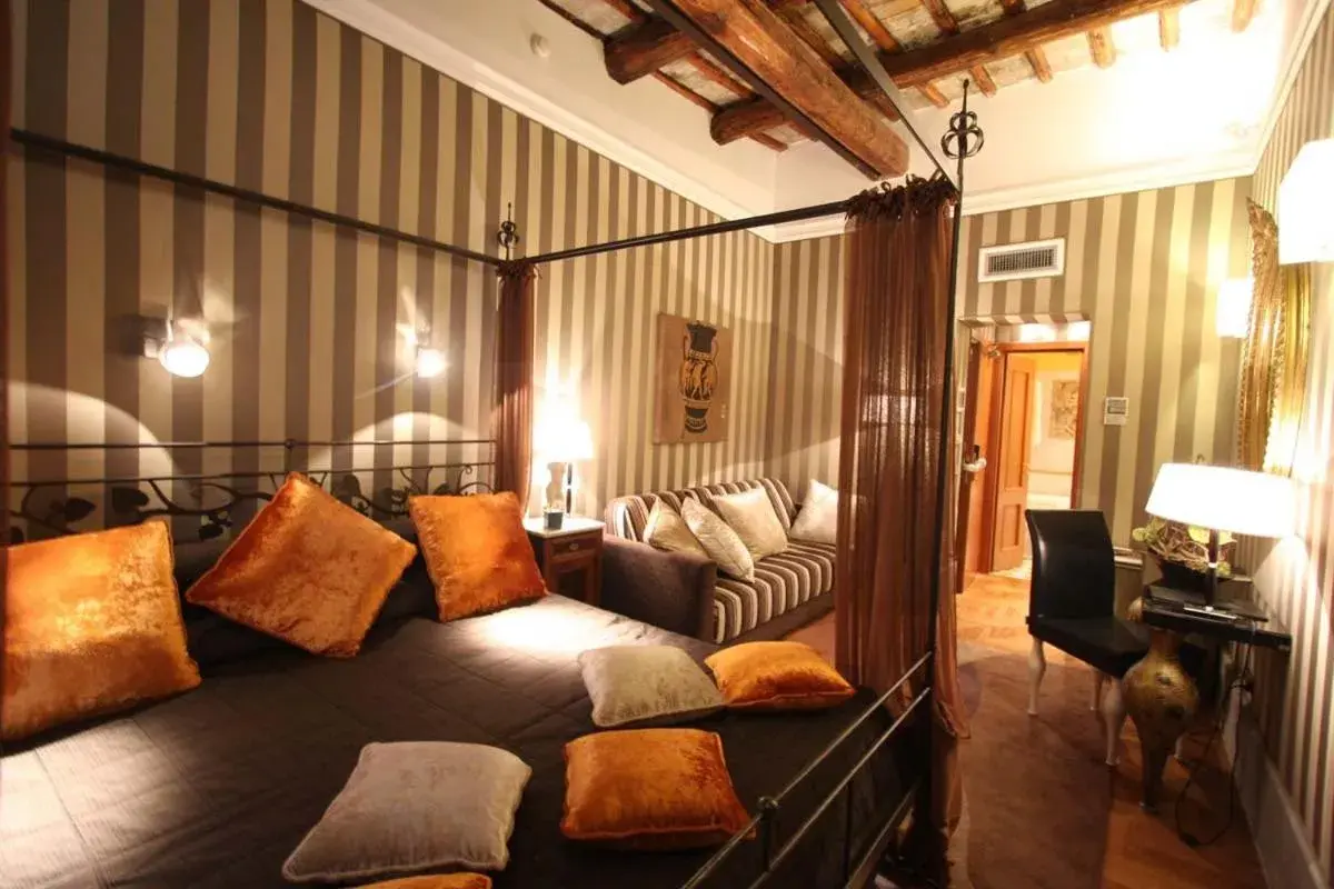 Executive Double or Twin Room in The Inn at the Spanish Steps Luxury Collection - The Inn at the Spanish Steps Executive Double or Twin Room in The Inn at the Spanish Steps Luxury Collection - The Inn at the Spanish Steps