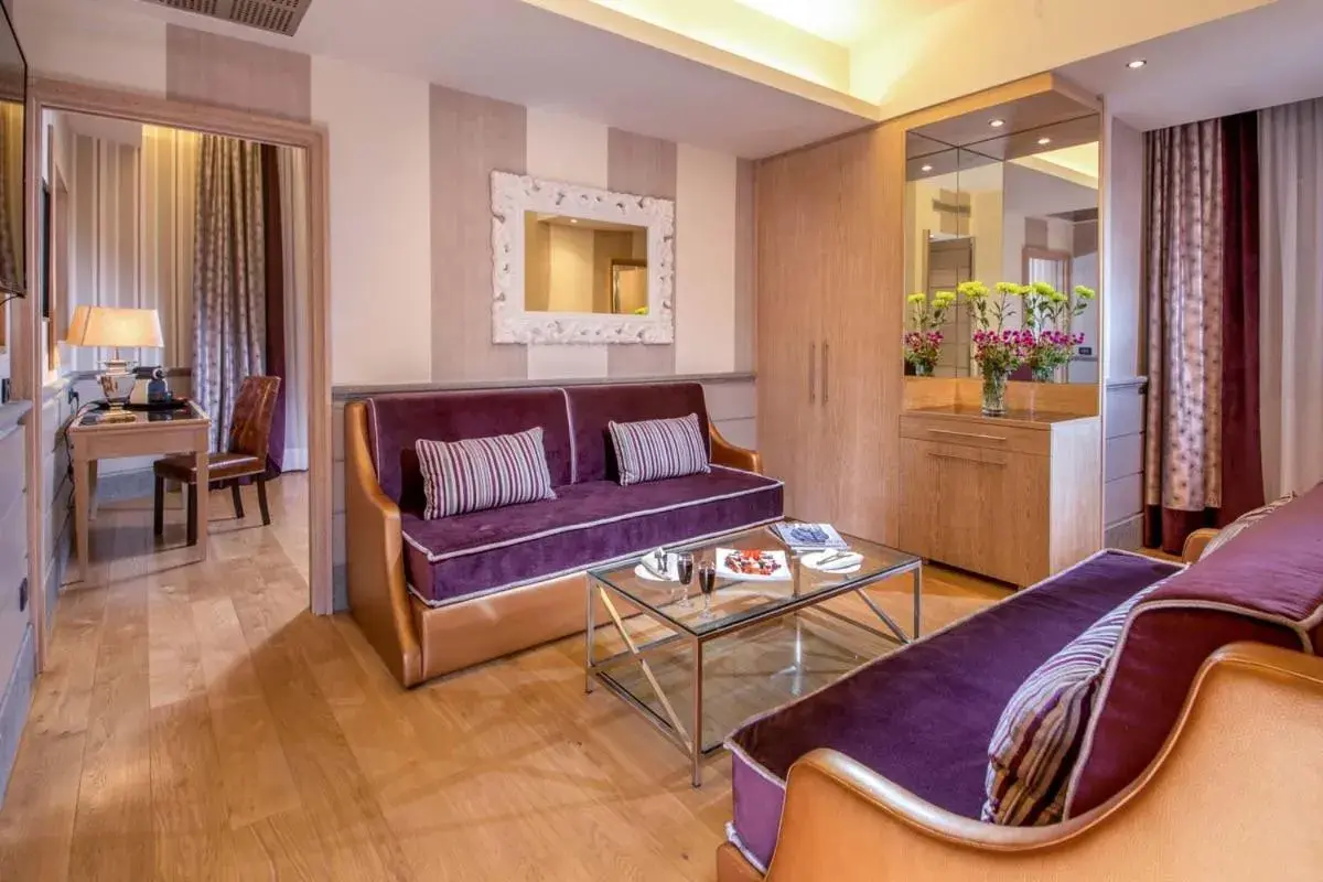 Senior Family Suite in The Inn at the Spanish Steps Luxury Collection - The Inn at the Spanish Steps Senior Family Suite in The Inn at the Spanish Steps Luxury Collection - The Inn at the Spanish Steps