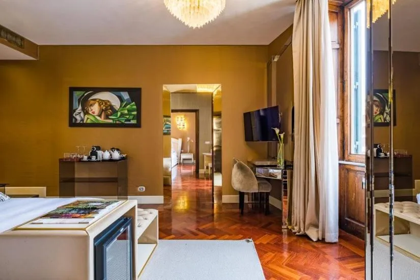 Bed in The Inn at the Spanish Steps Luxury Collection - The Inn at the Spanish Steps