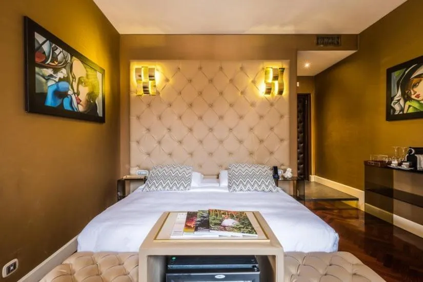 Bed in The Inn at the Spanish Steps Luxury Collection - The Inn at the Spanish Steps