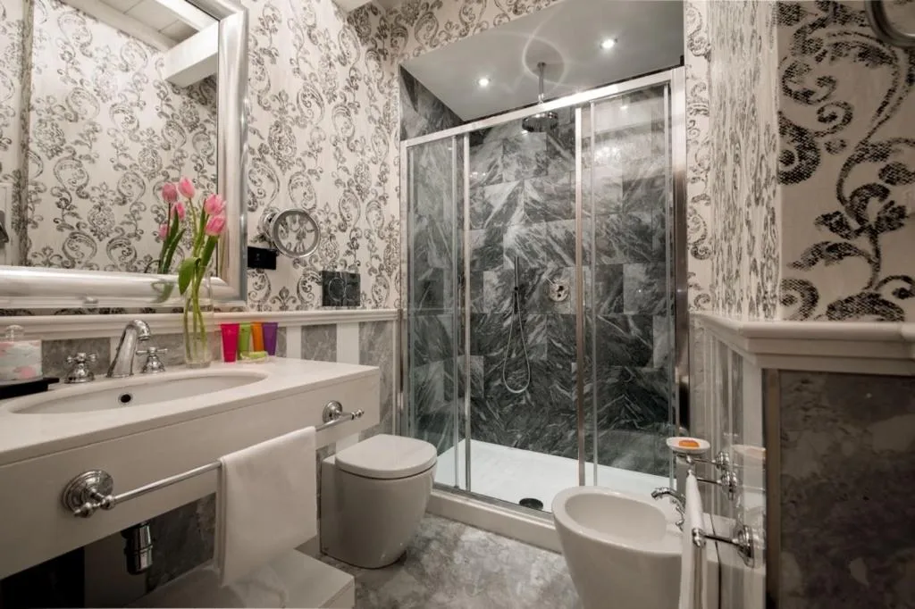 Shower in The Inn at the Spanish Steps Luxury Collection - The Inn at the Spanish Steps