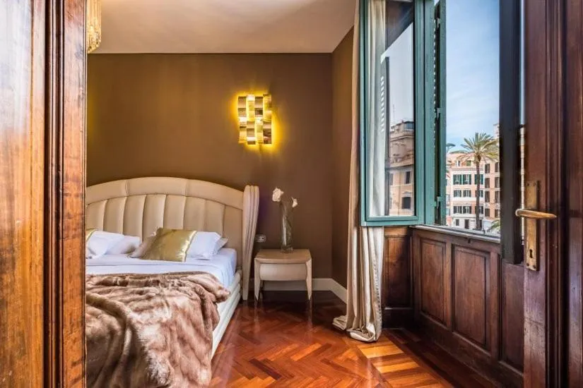 Bed in The Inn at the Spanish Steps Luxury Collection - The Inn at the Spanish Steps