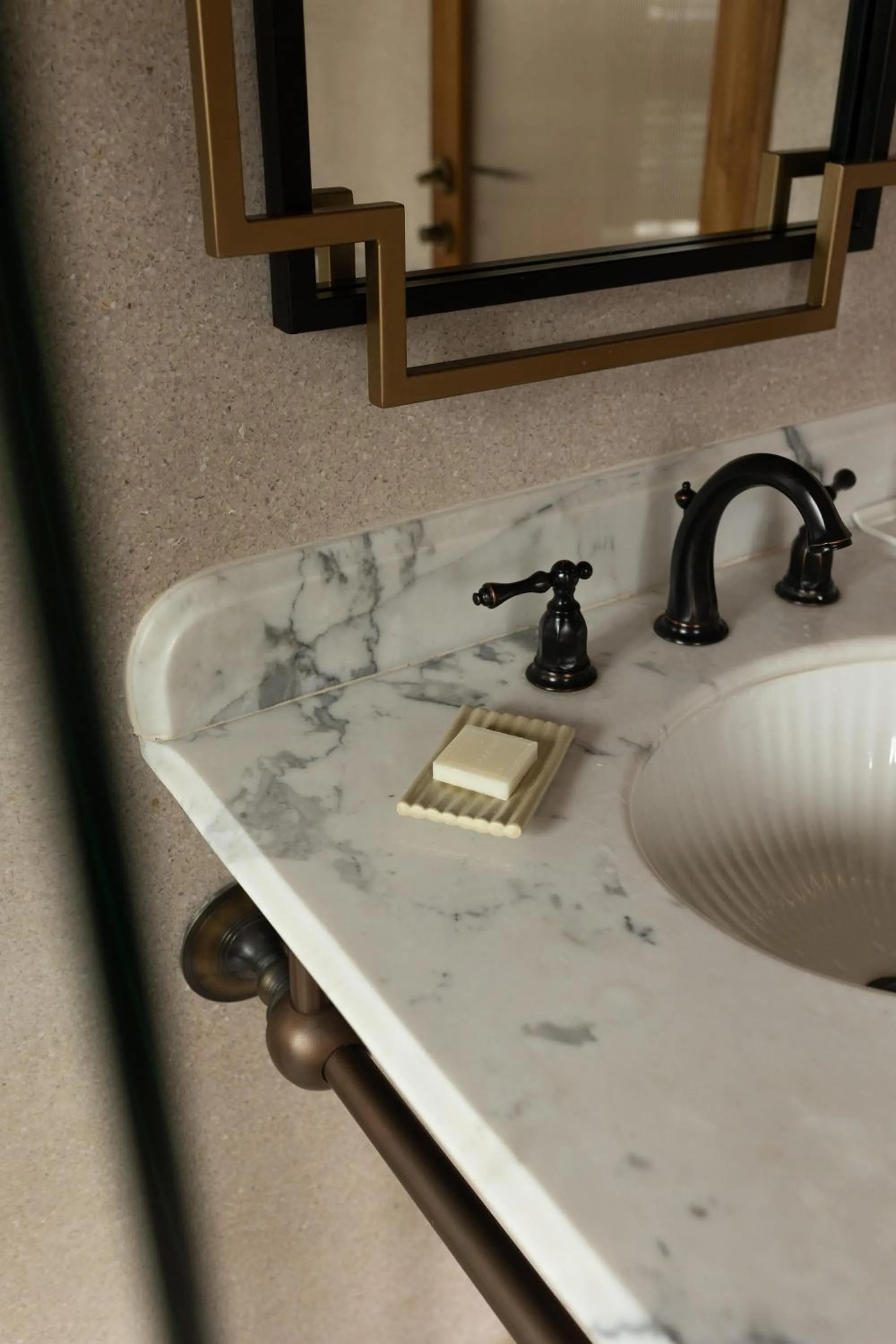 Toilet in Hotel Verdigris