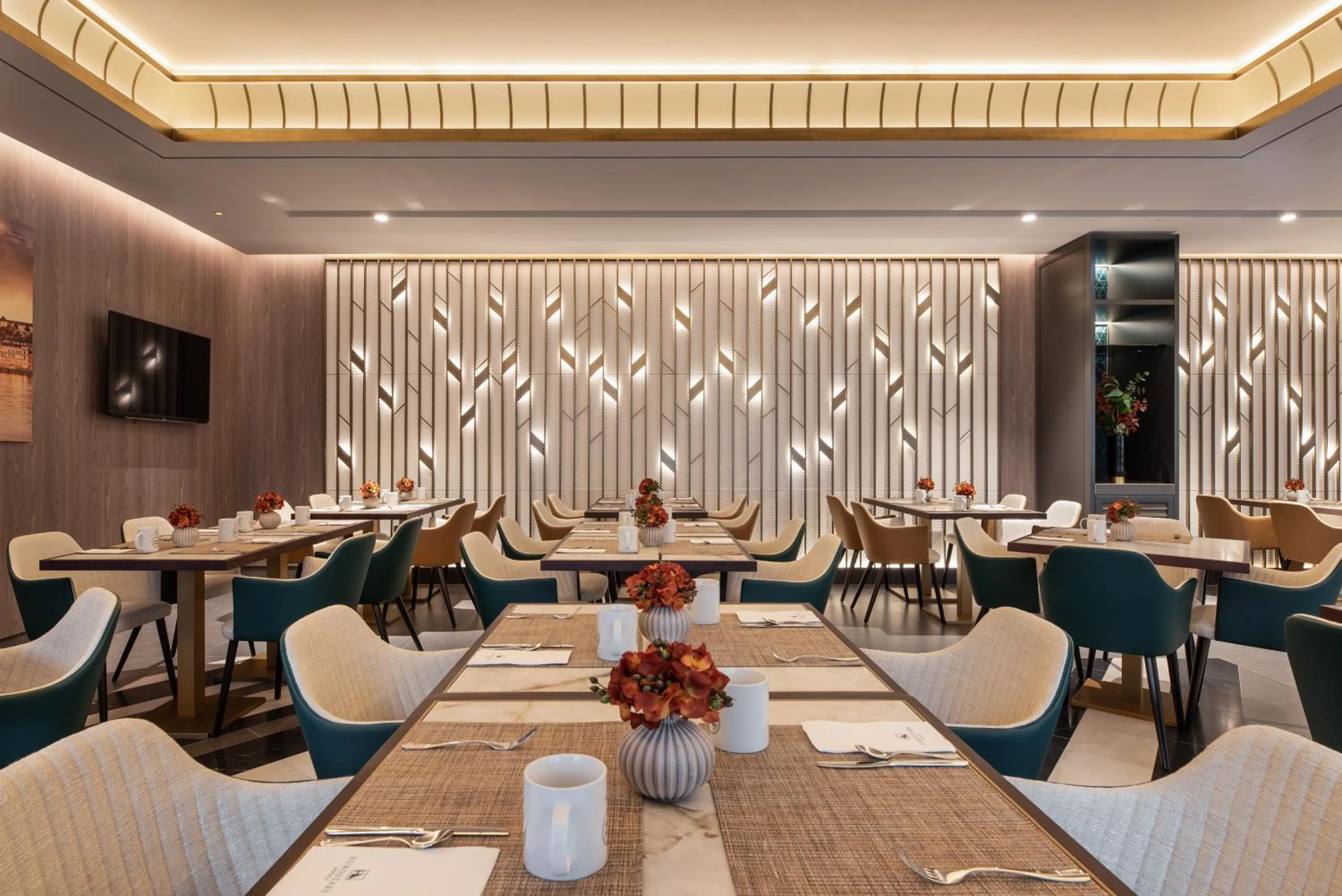 Restaurant/places to eat in Eurostars Ambassador