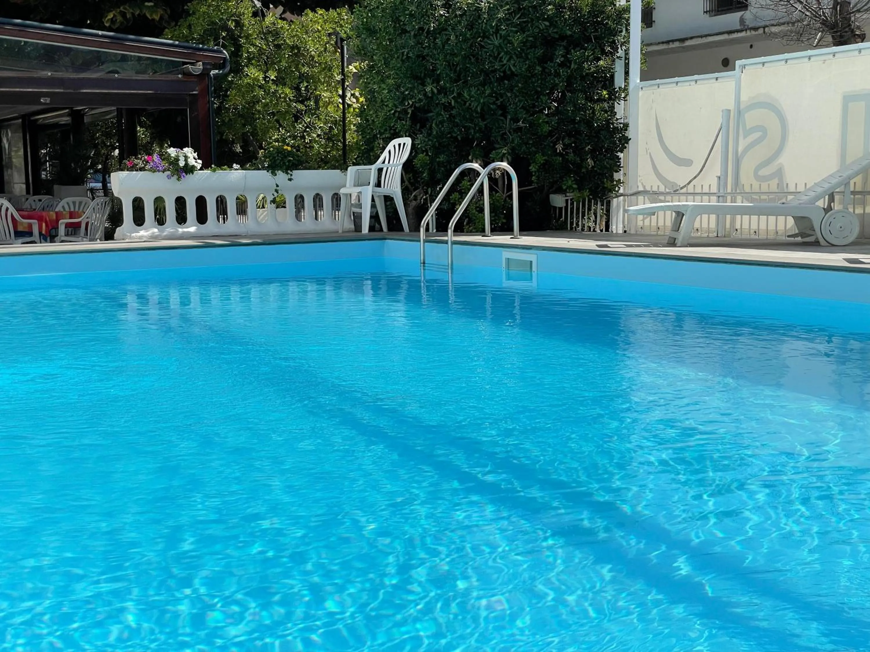 Swimming pool in Hotel Apis
