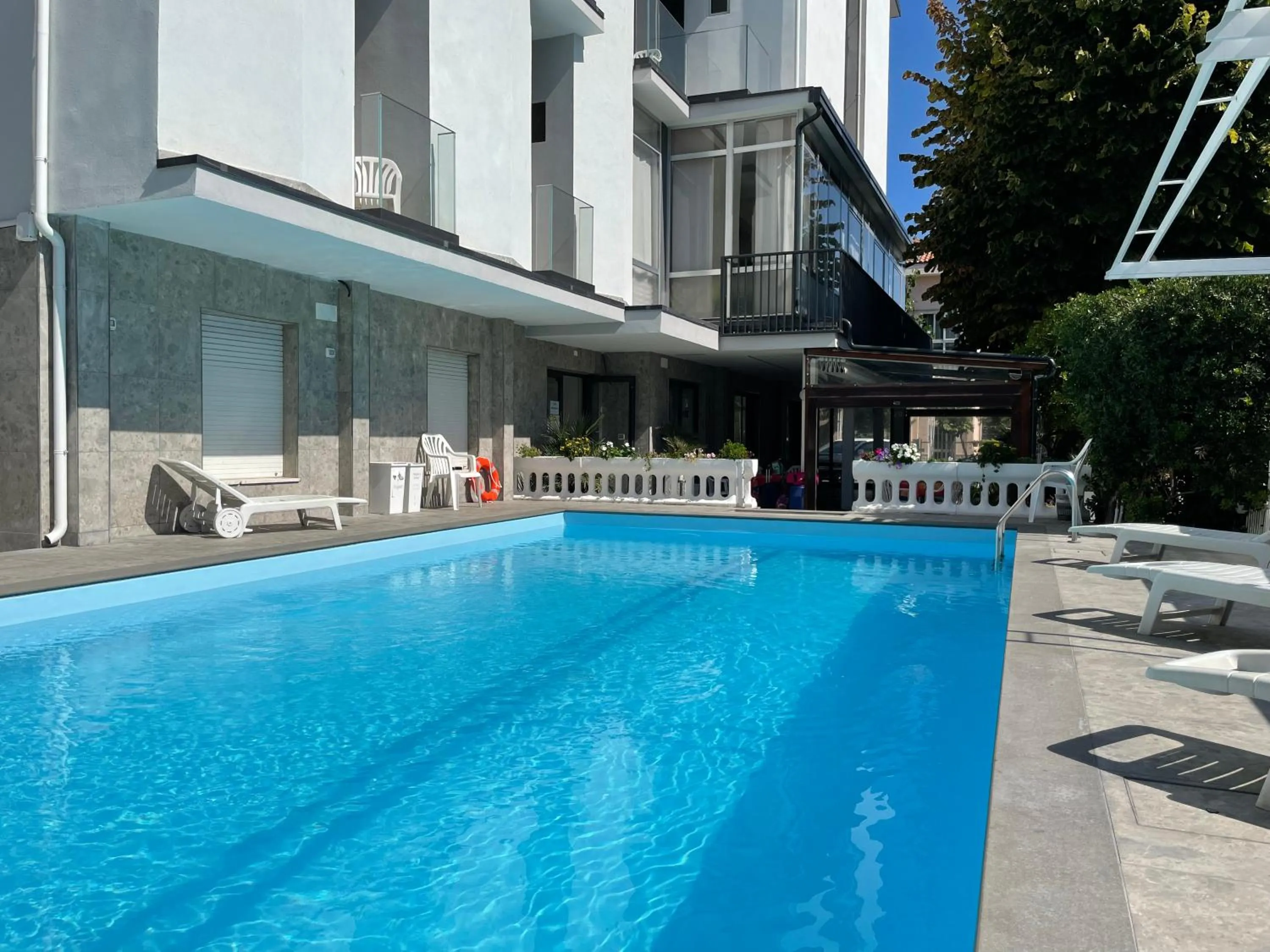 Swimming pool in Hotel Apis