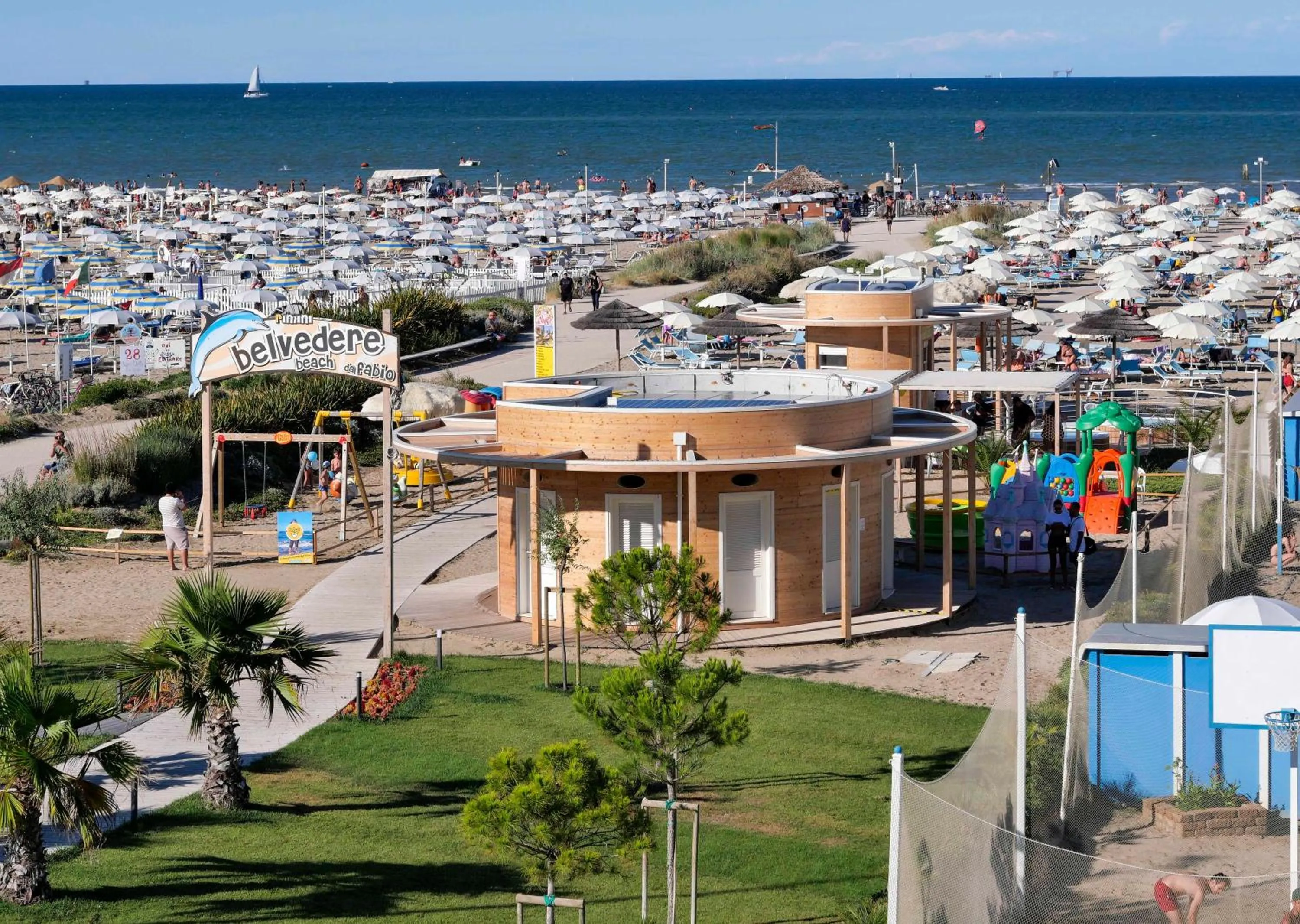 People in Hotel Kennedy