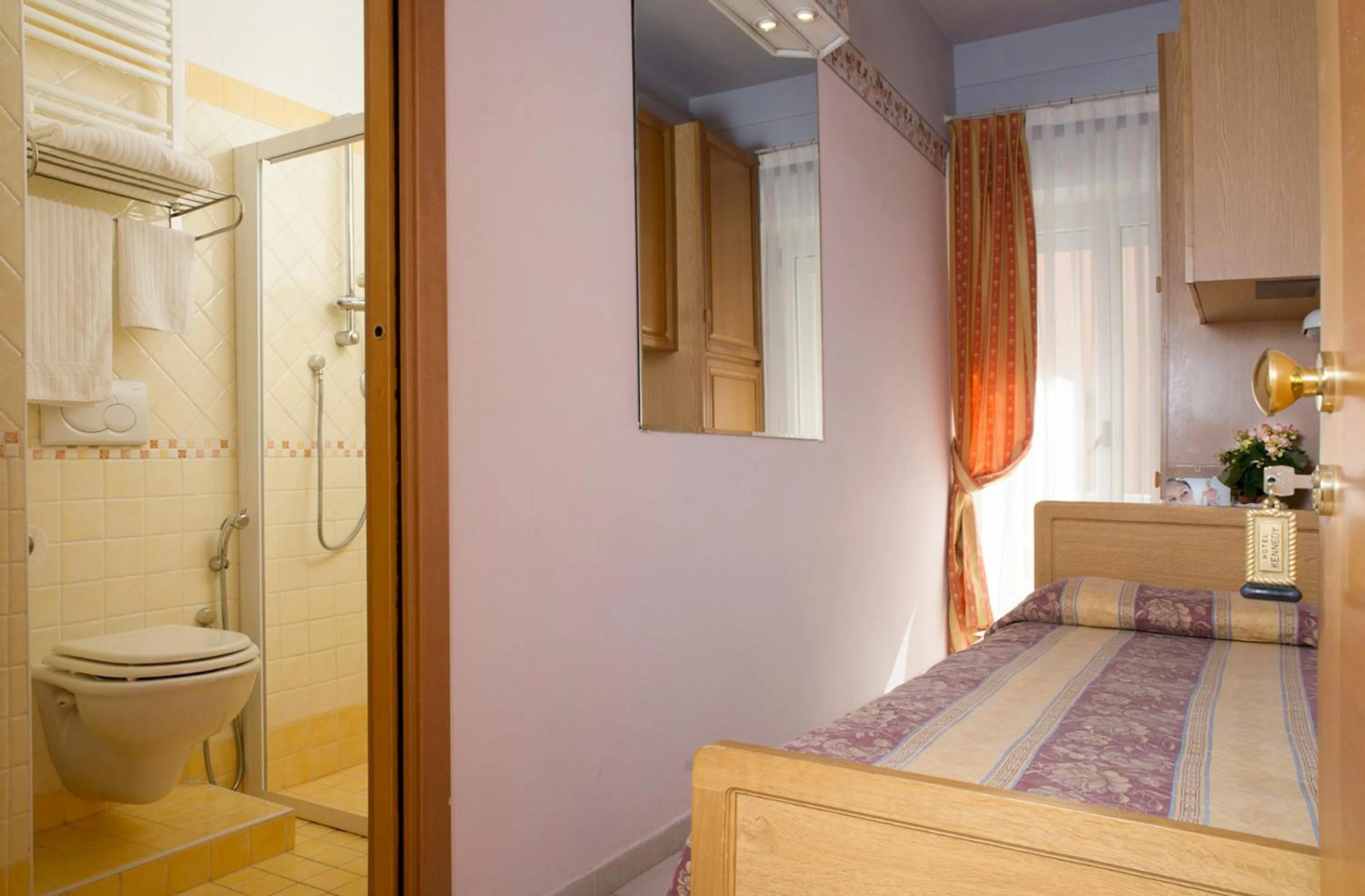 Bed in Hotel Kennedy