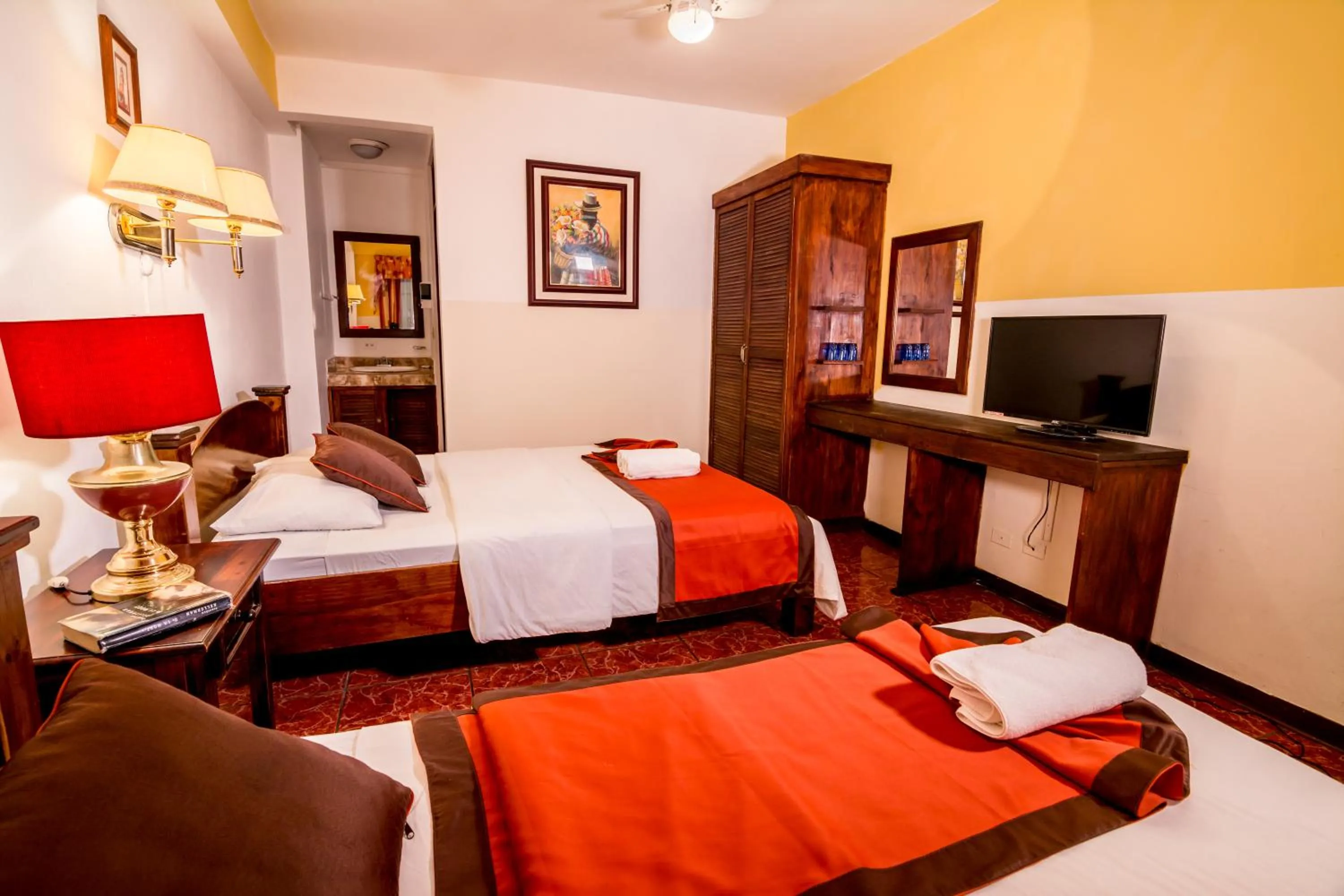 Bed in Hotel Amón Real Costa Rica