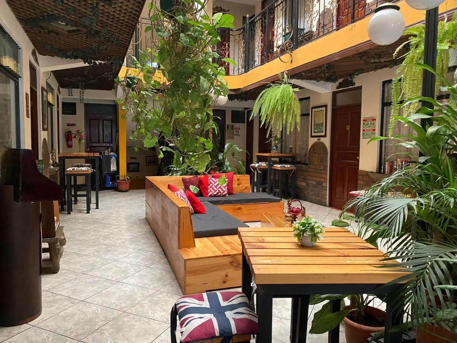 Living room in Hotel Amón Real Costa Rica