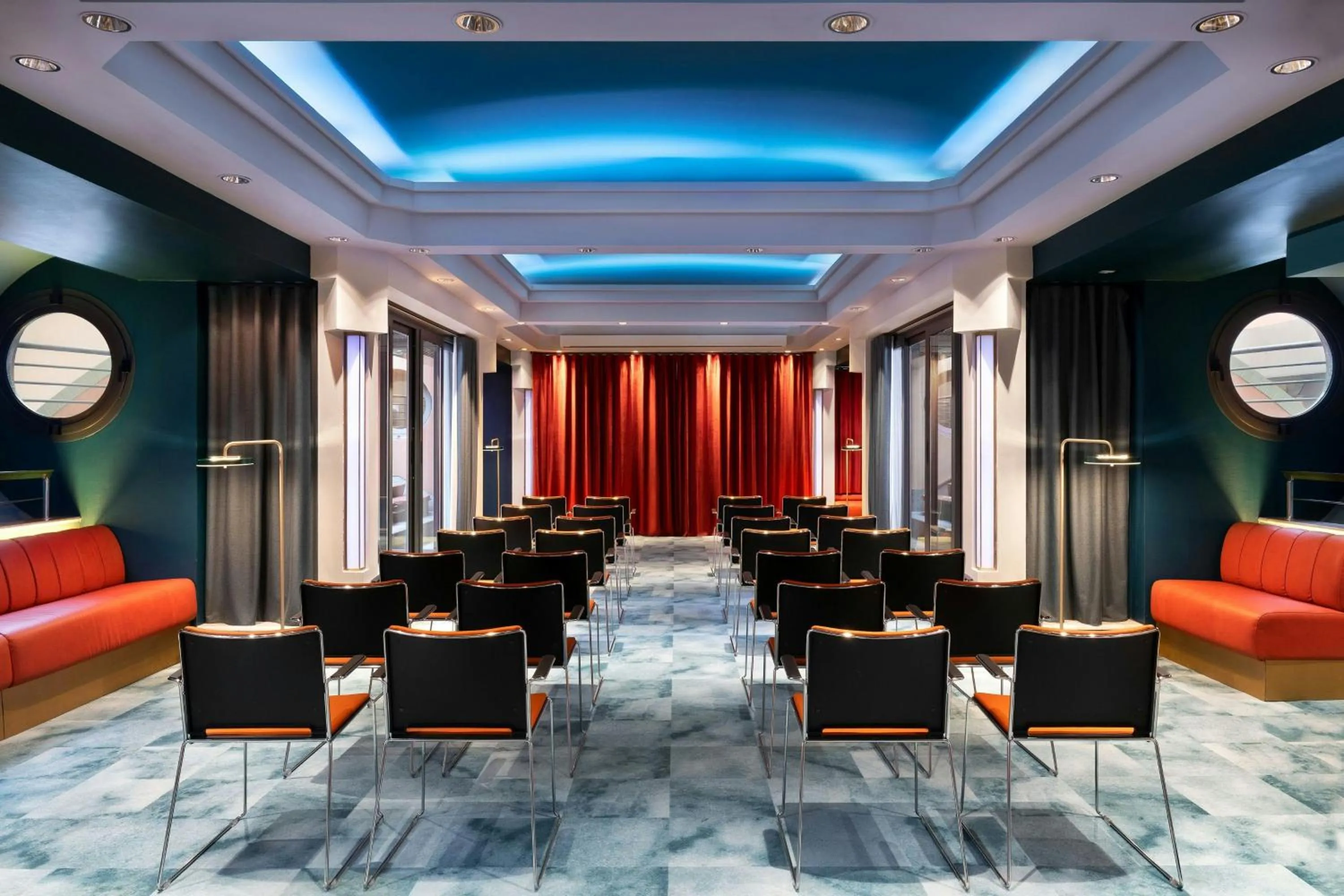 Lounge or bar in Duo Milan Porta Nuova, a Tribute Portfolio Hotel