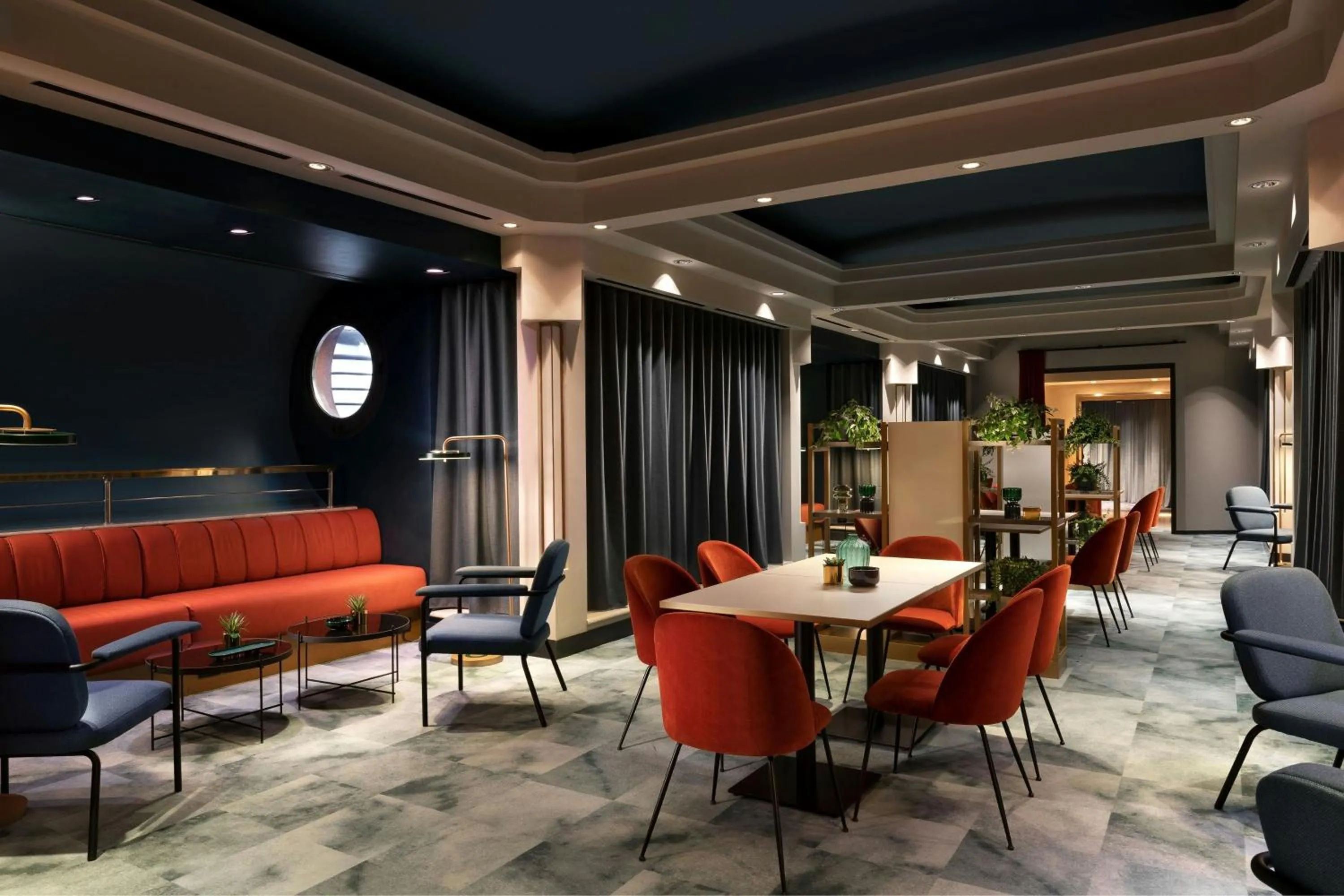 Lounge or bar in Duo Milan Porta Nuova, a Tribute Portfolio Hotel