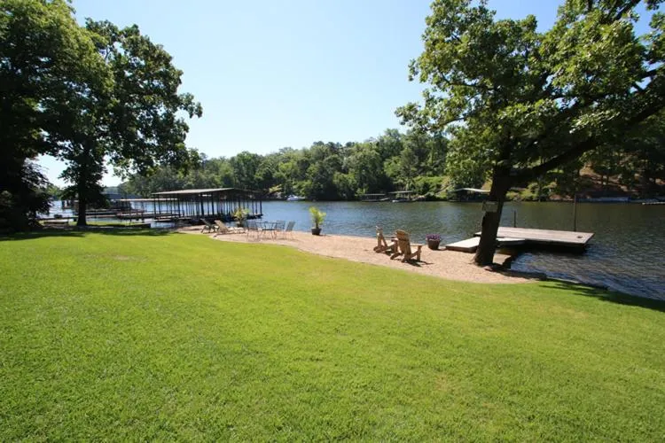 Lake view in Edgewater Resort Cottage #1