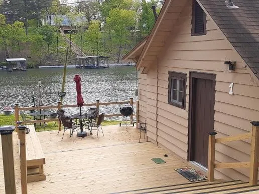 Balcony/Terrace in Edgewater Resort Cottage #1