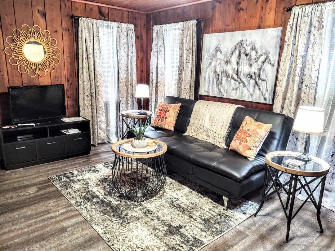 Living room in Edgewater Resort Cottage #1