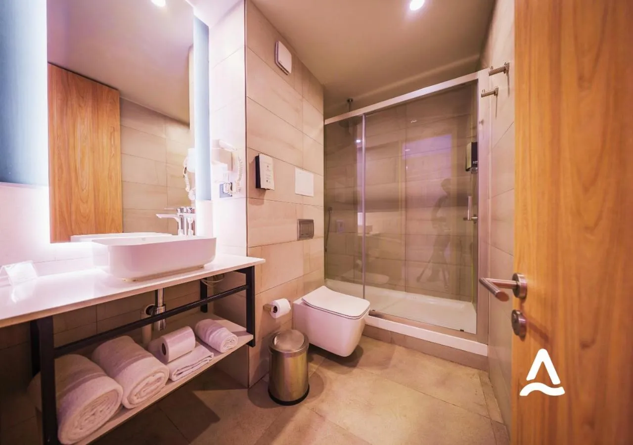 Shower in Almasur Providencia