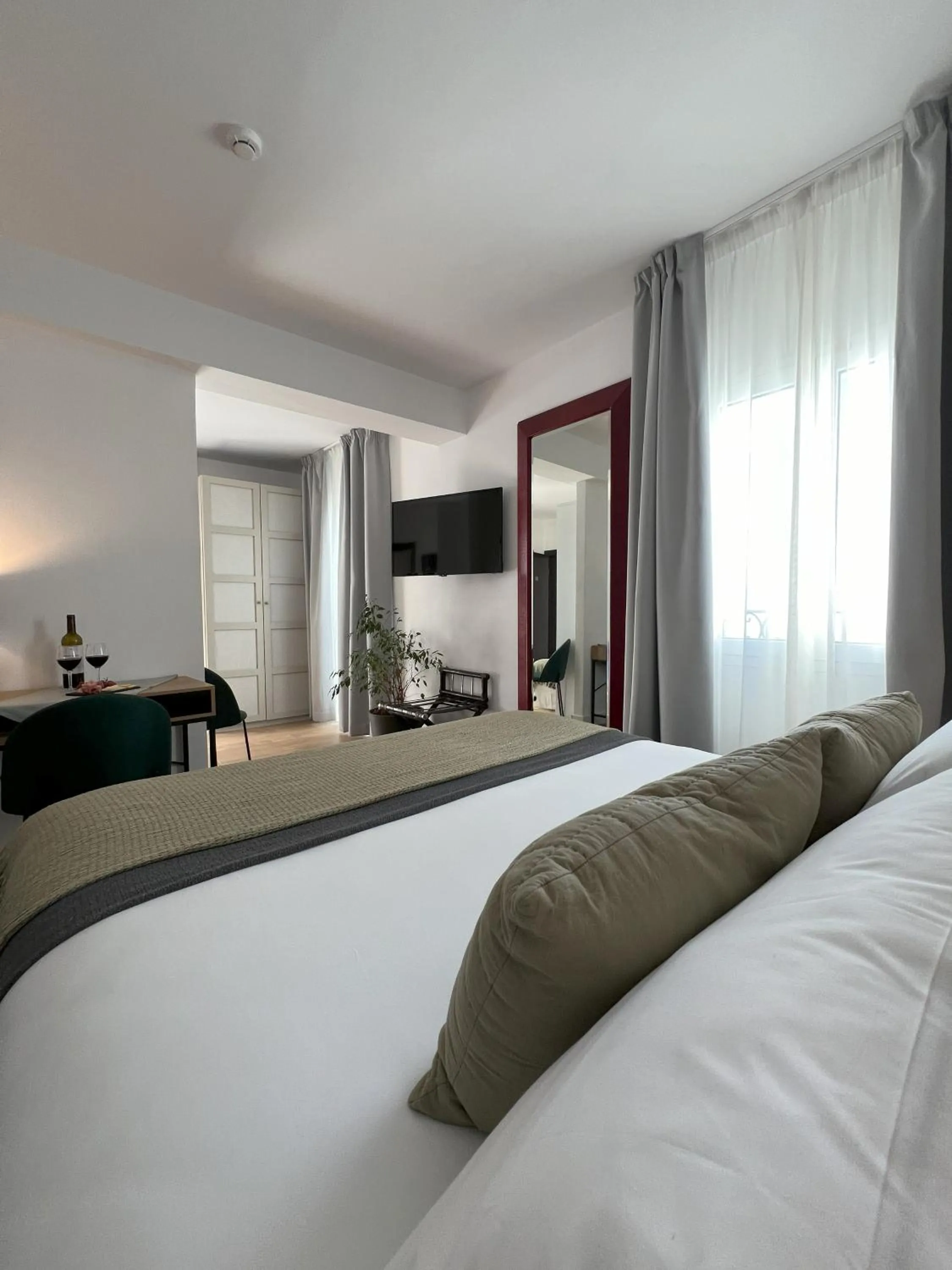 Photo of the whole room, Bed in Hotel San Miguel Menorca