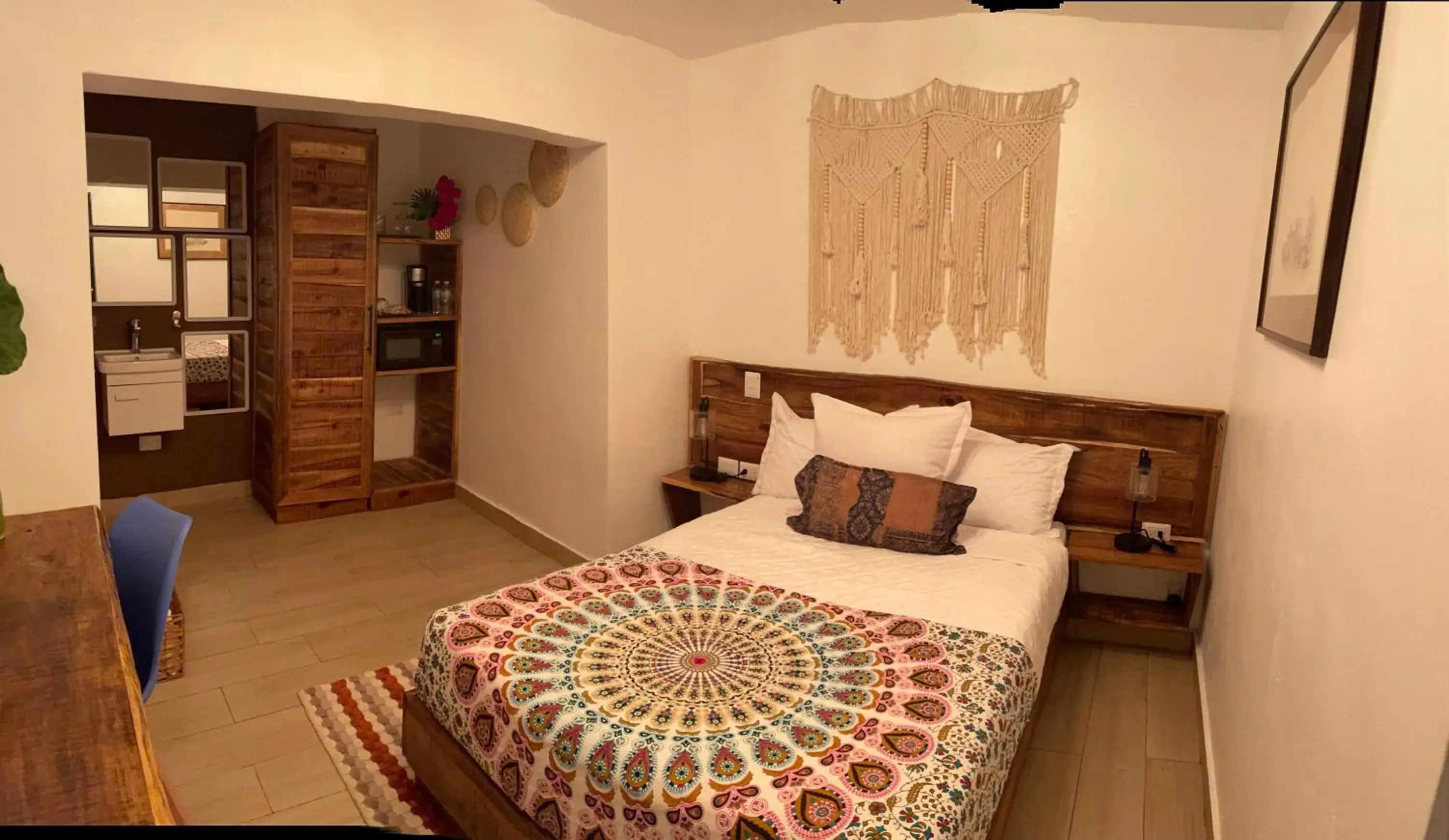 Double Room with Private Bathroom in Studio 27 Double Room with Private Bathroom in Studio 27