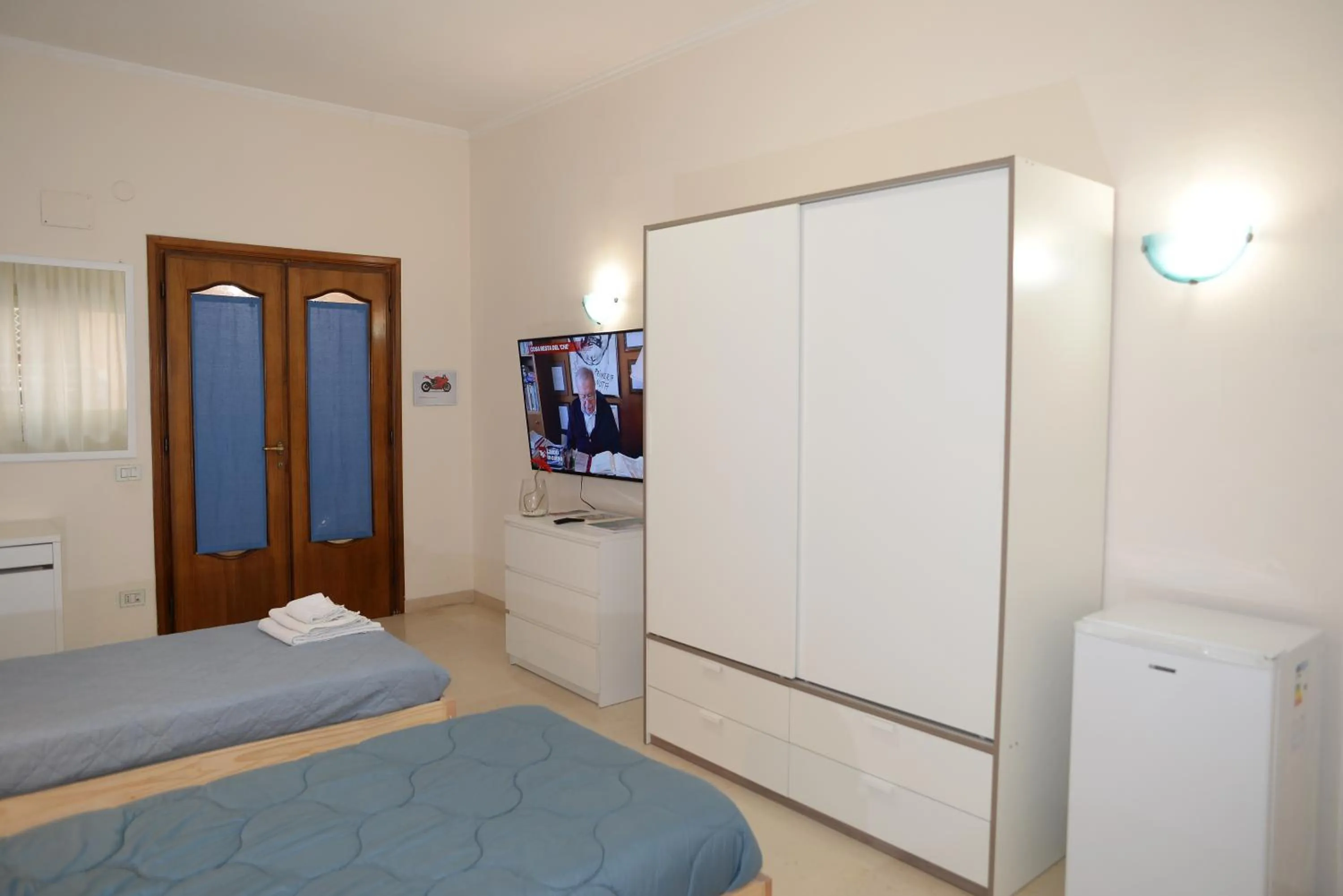 Bed in Emilios Home Entire Apartament up to 7 people