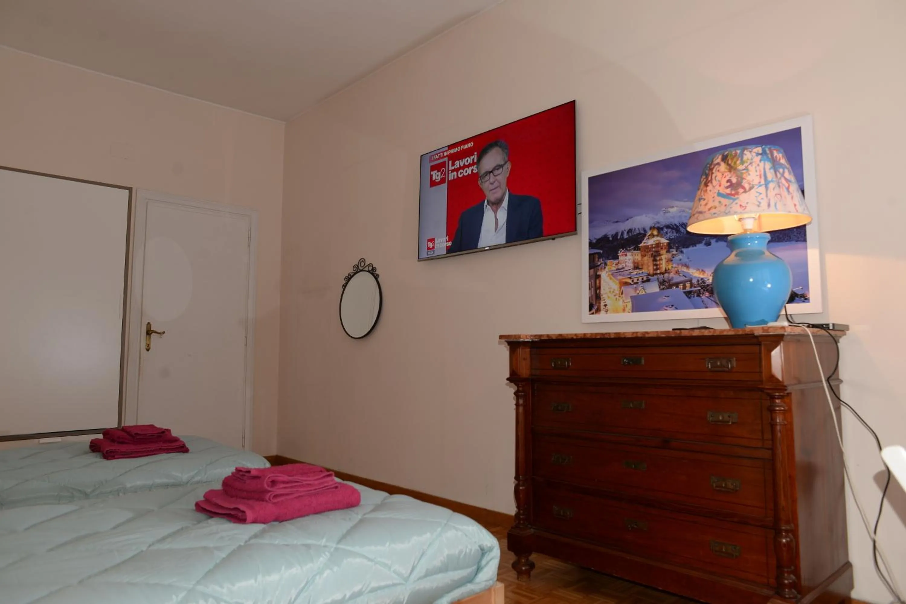 Bed in Emilios Home Entire Apartament up to 7 people