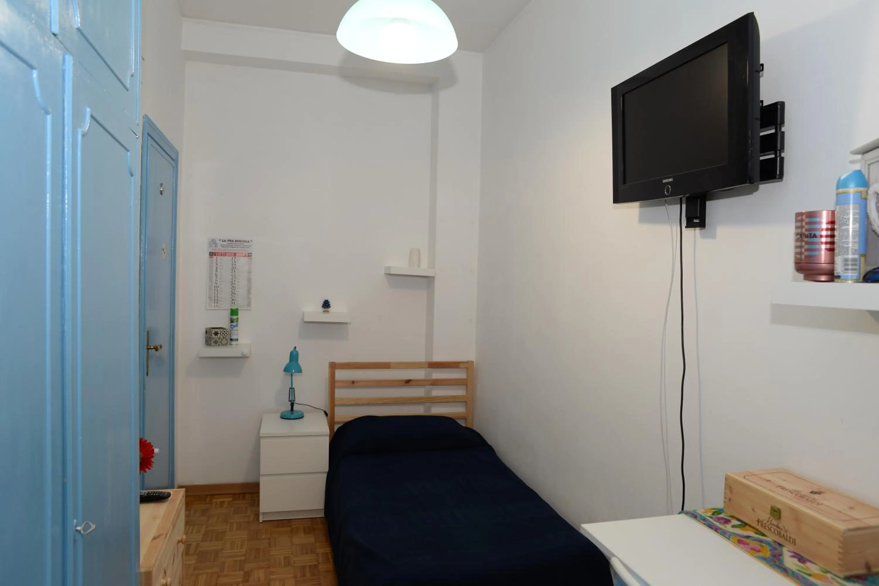 Bed in Emilios Home Entire Apartament up to 7 people