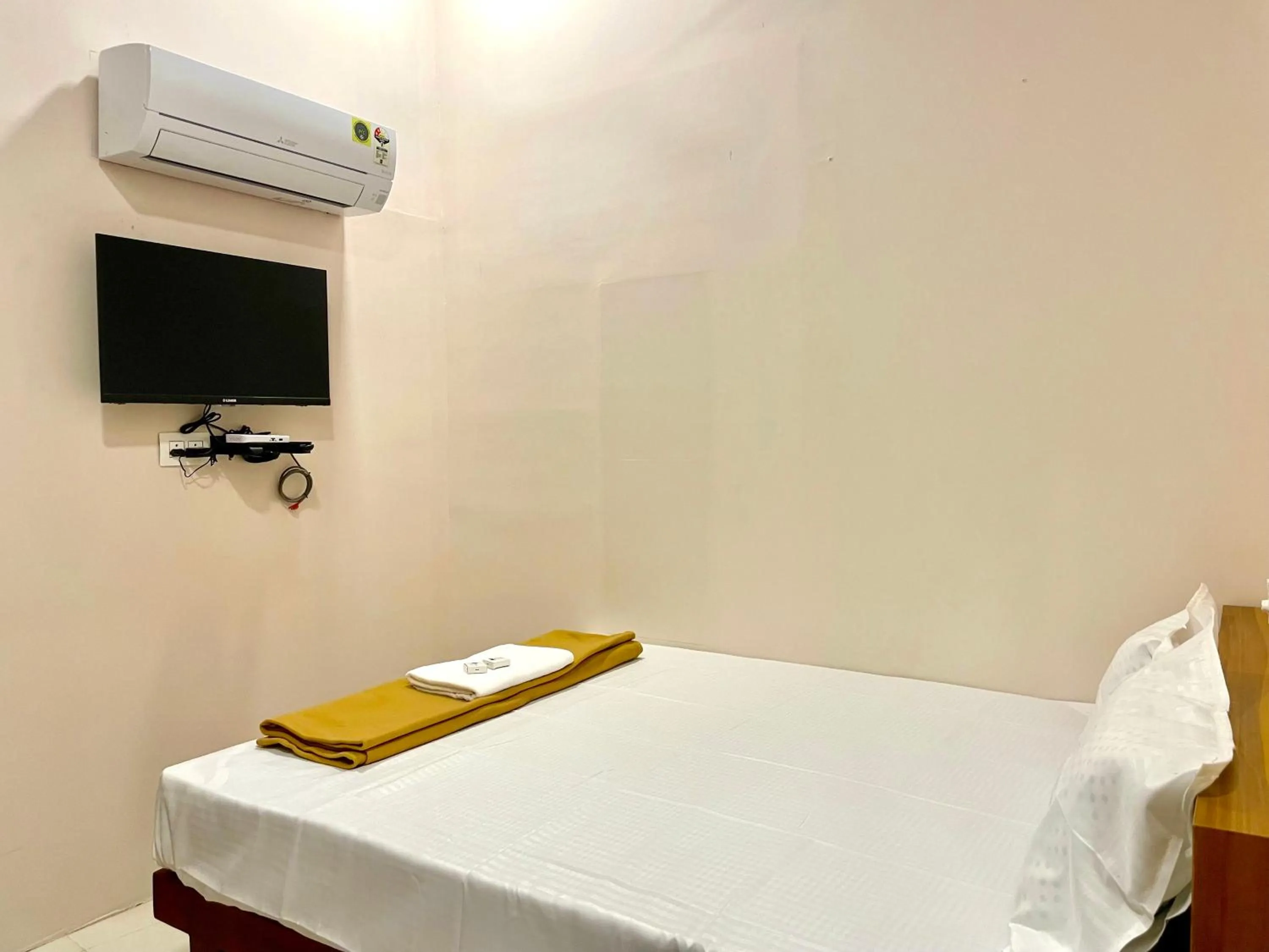 Bed in Reach Residency