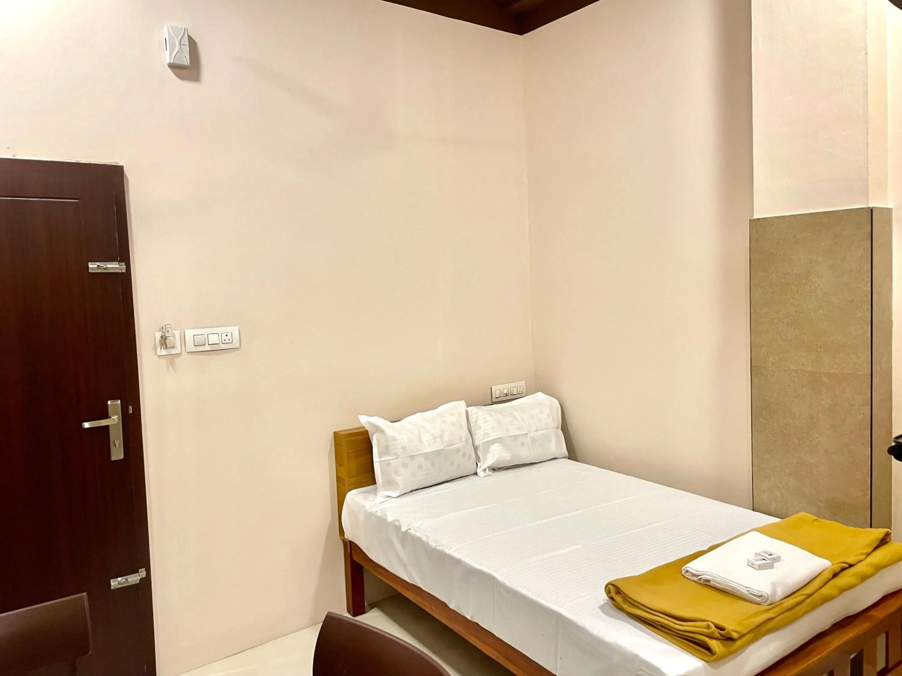 Bed in Reach Residency