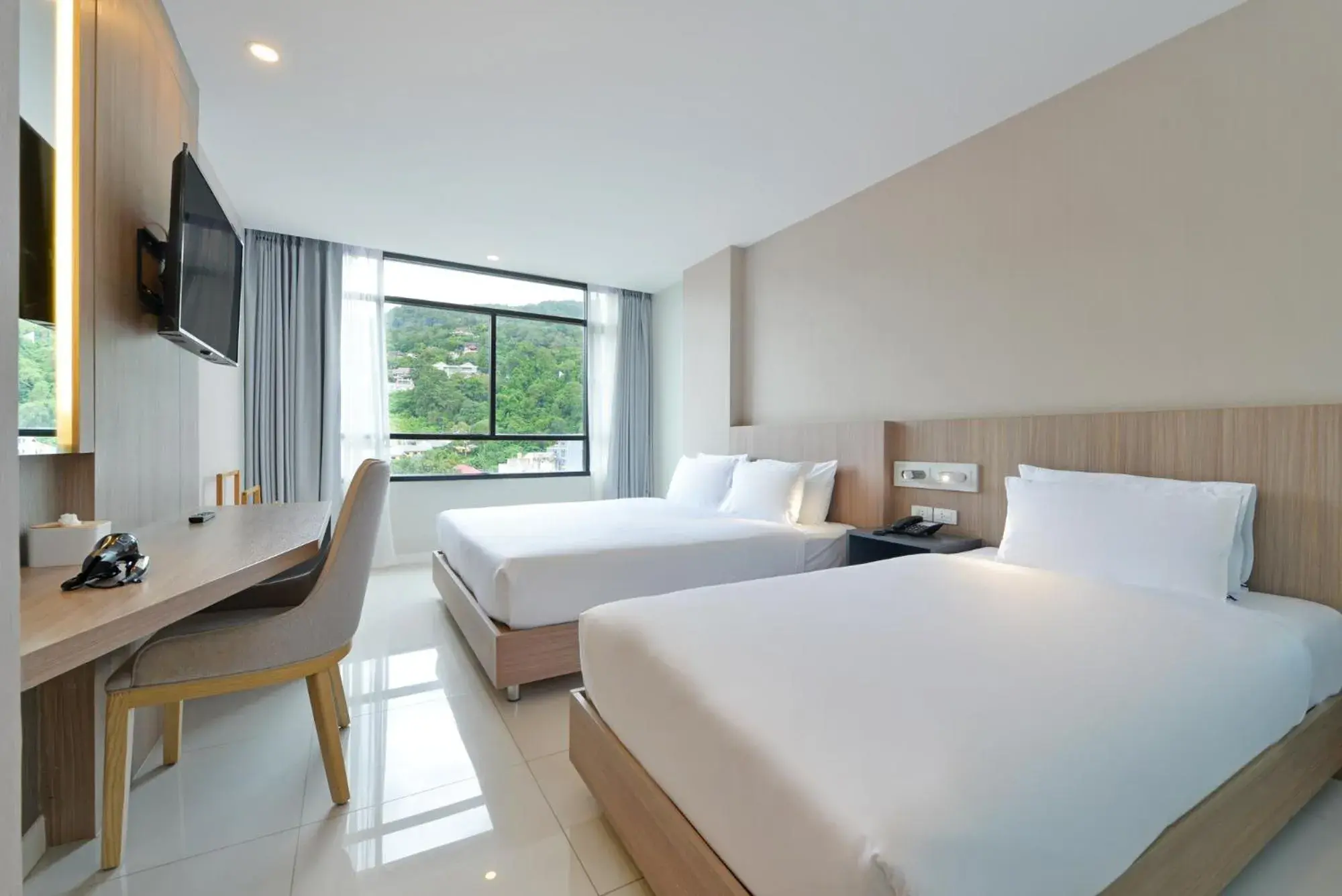 Superior Triple Room in Grace Patong Hotel Superior Triple Room in Grace Patong Hotel