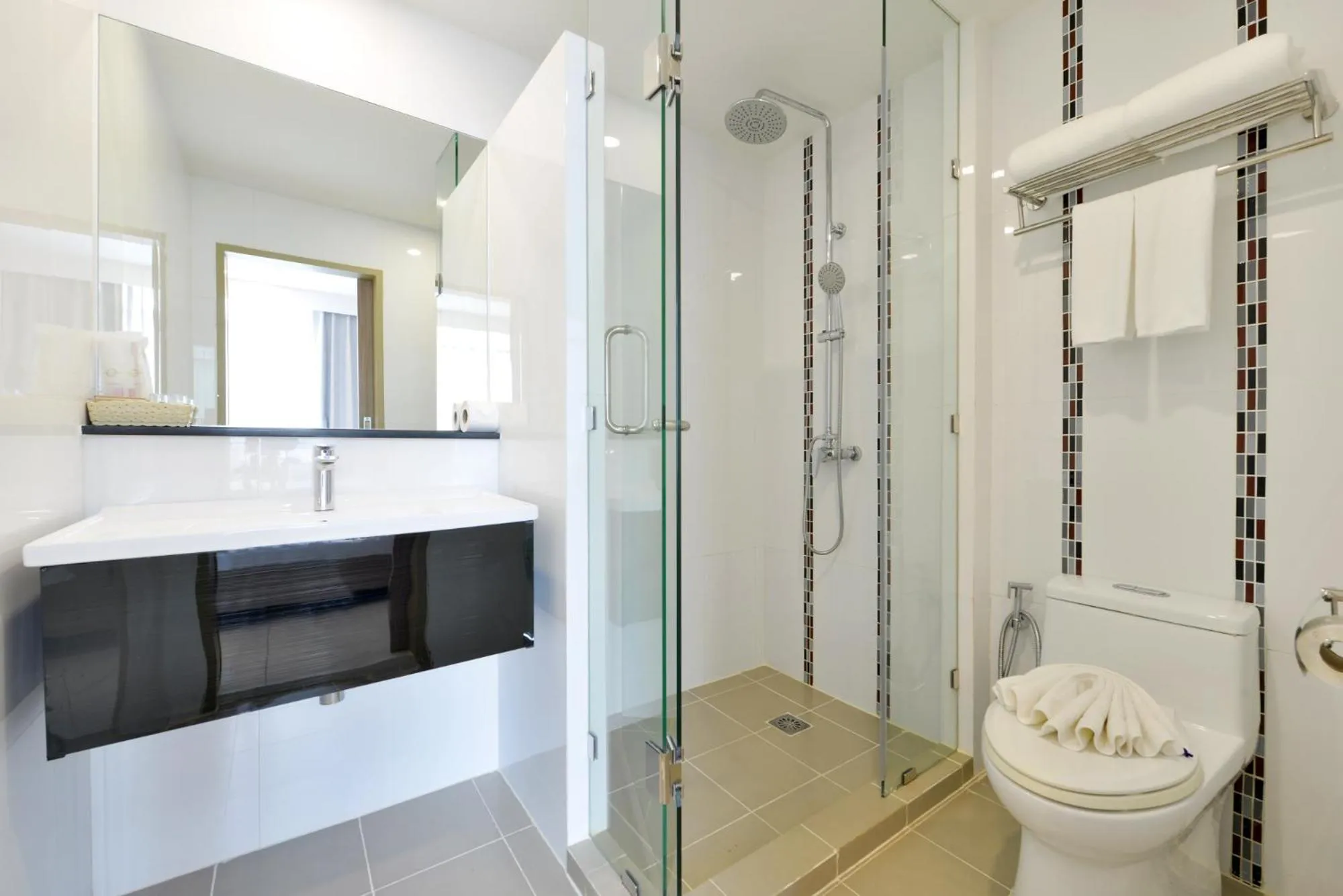 Shower in Grace Patong Hotel