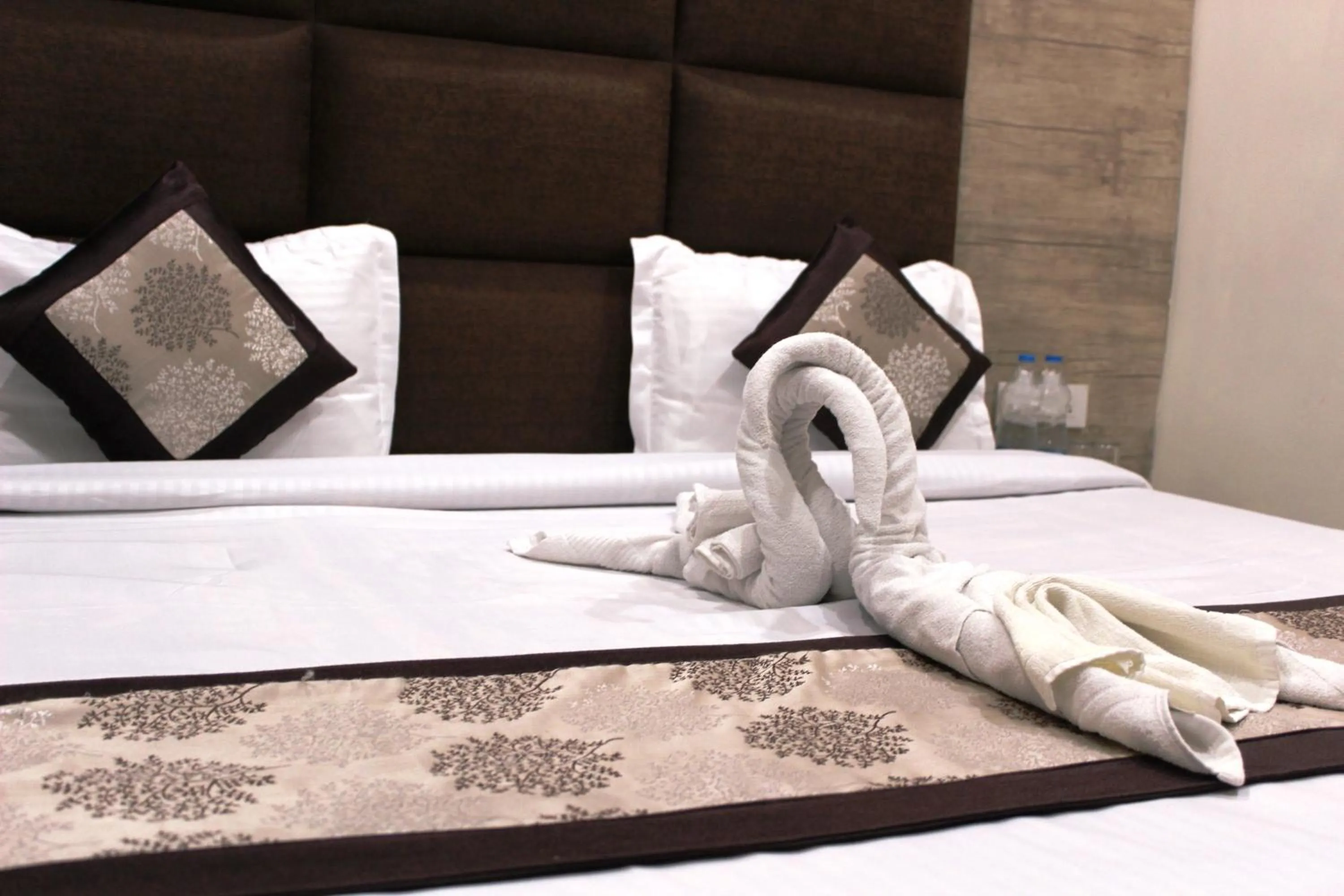 Bedroom, Bed in Shree Krishna Hotels