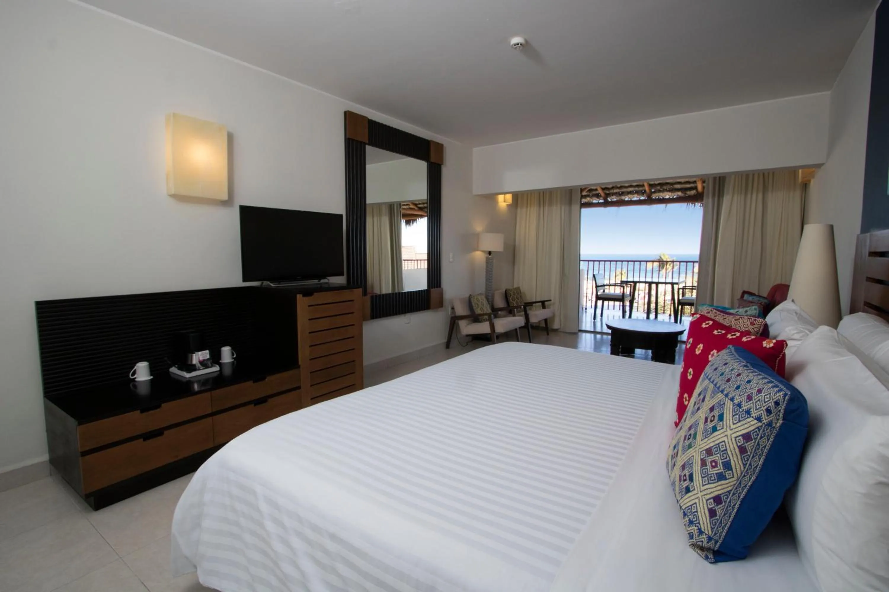 Bed in Grand Decameron Los Cabos, A Trademark All-Inclusive Resort