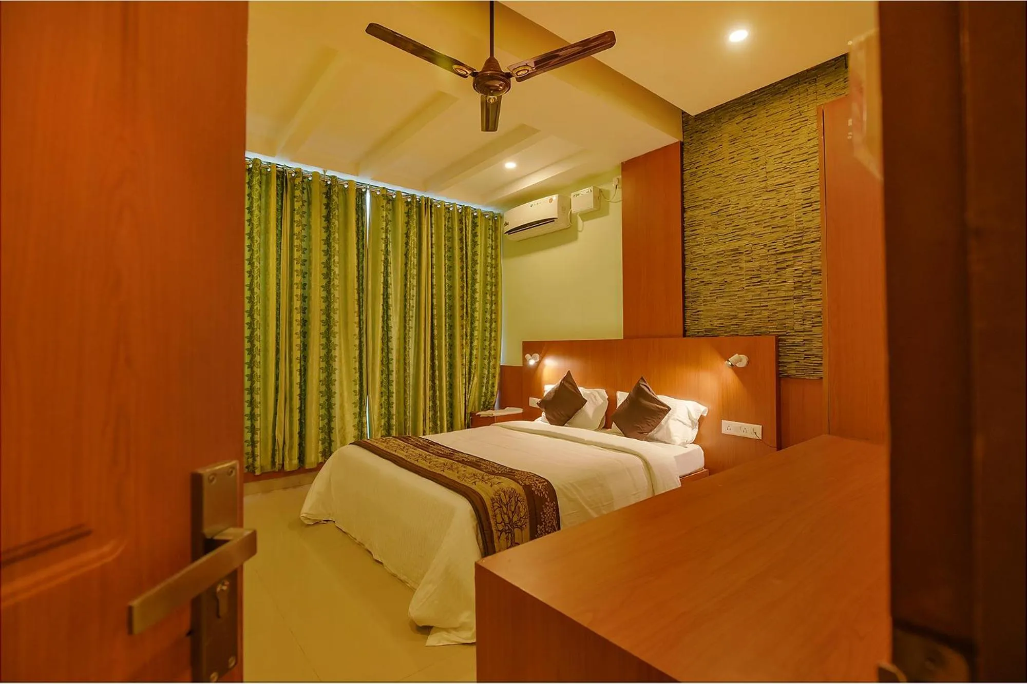 Bed in FabHotel The BTM Palace - BTM Layout