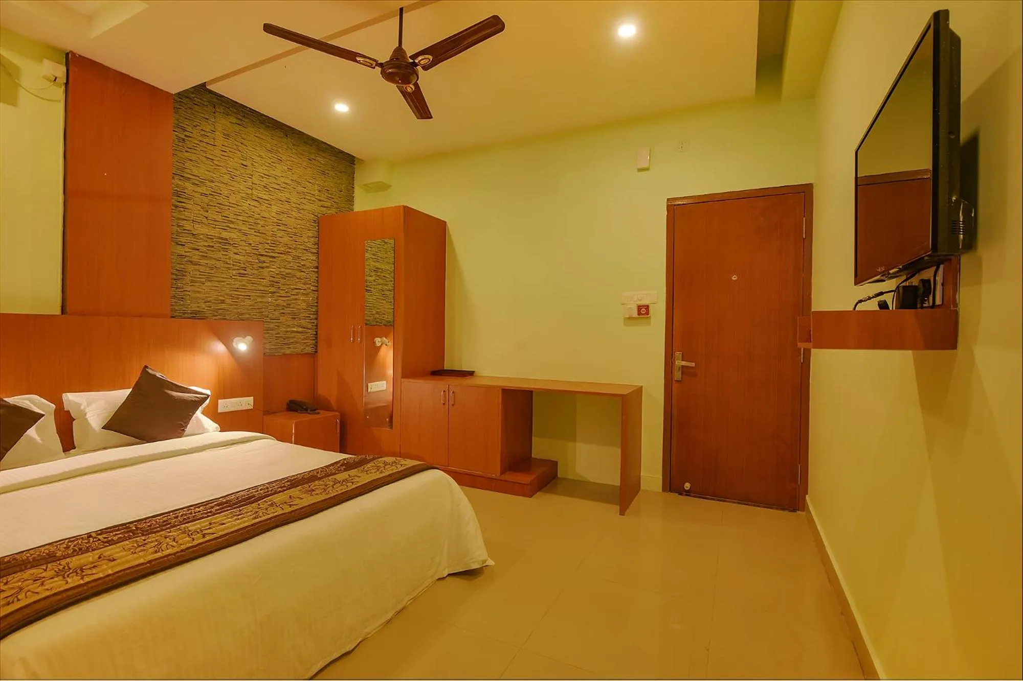 Bed in FabHotel The BTM Palace - BTM Layout