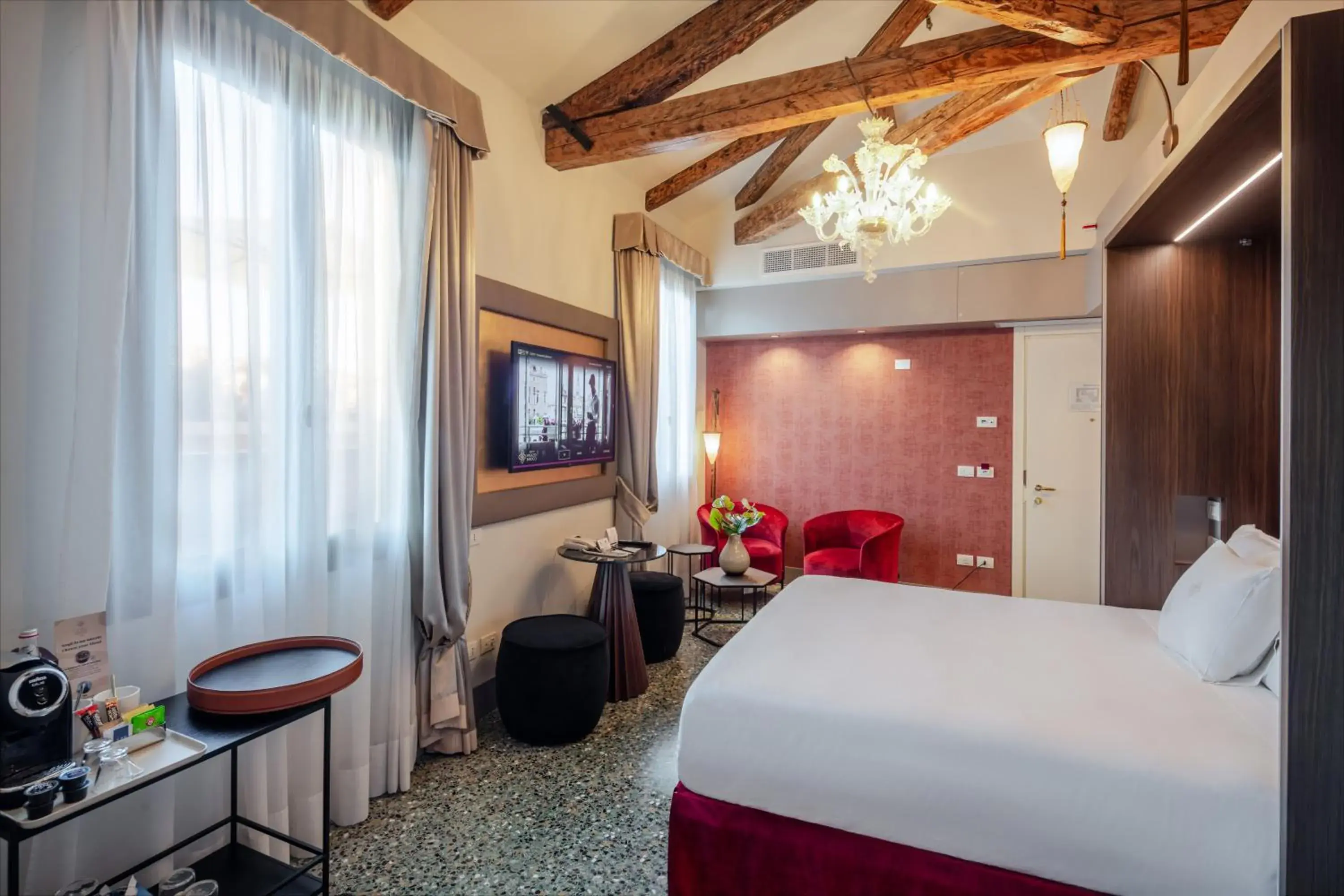 Junior Suite with View and Terrace in Palazzo Barocci Junior Suite with View and Terrace in Palazzo Barocci