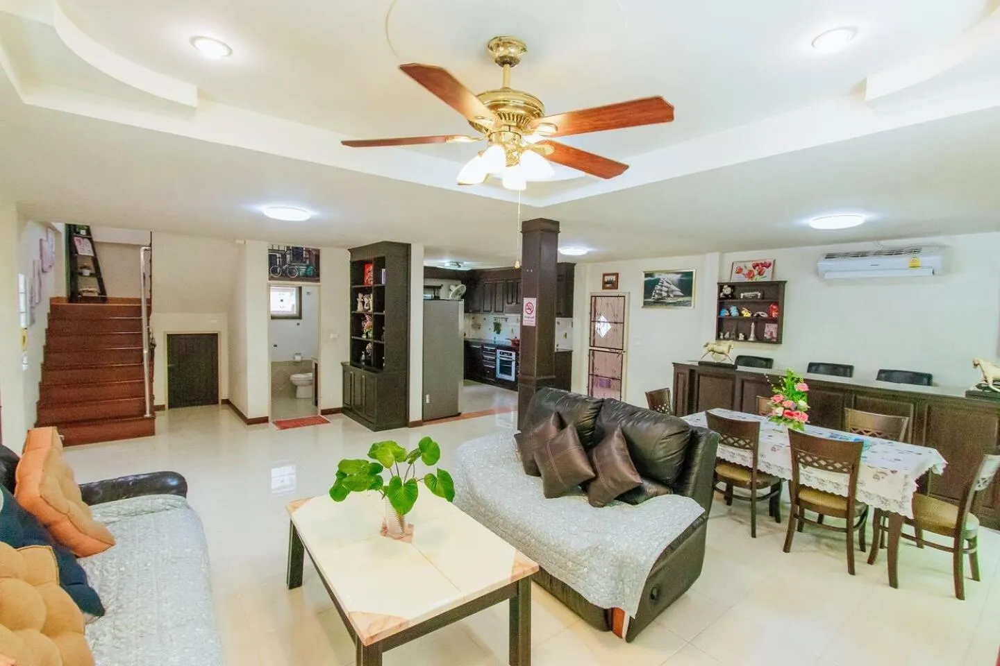 Living room in Captivating 3-Bed Villa in Muang Pattaya