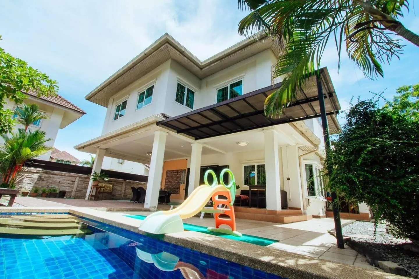 Captivating 3-Bed Villa in Muang Pattaya